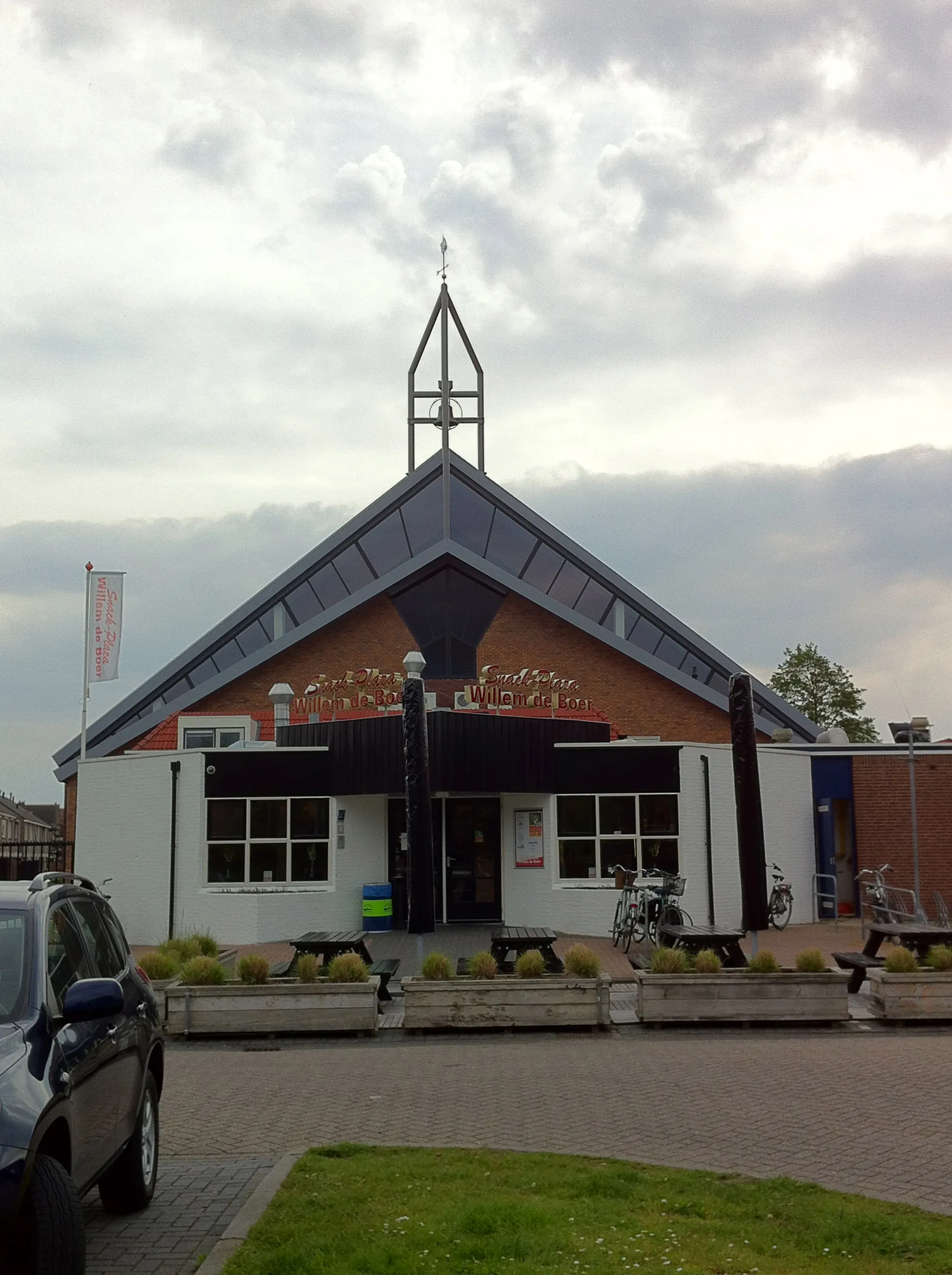 Photo showing: Willem de boer + Ichthus kerk