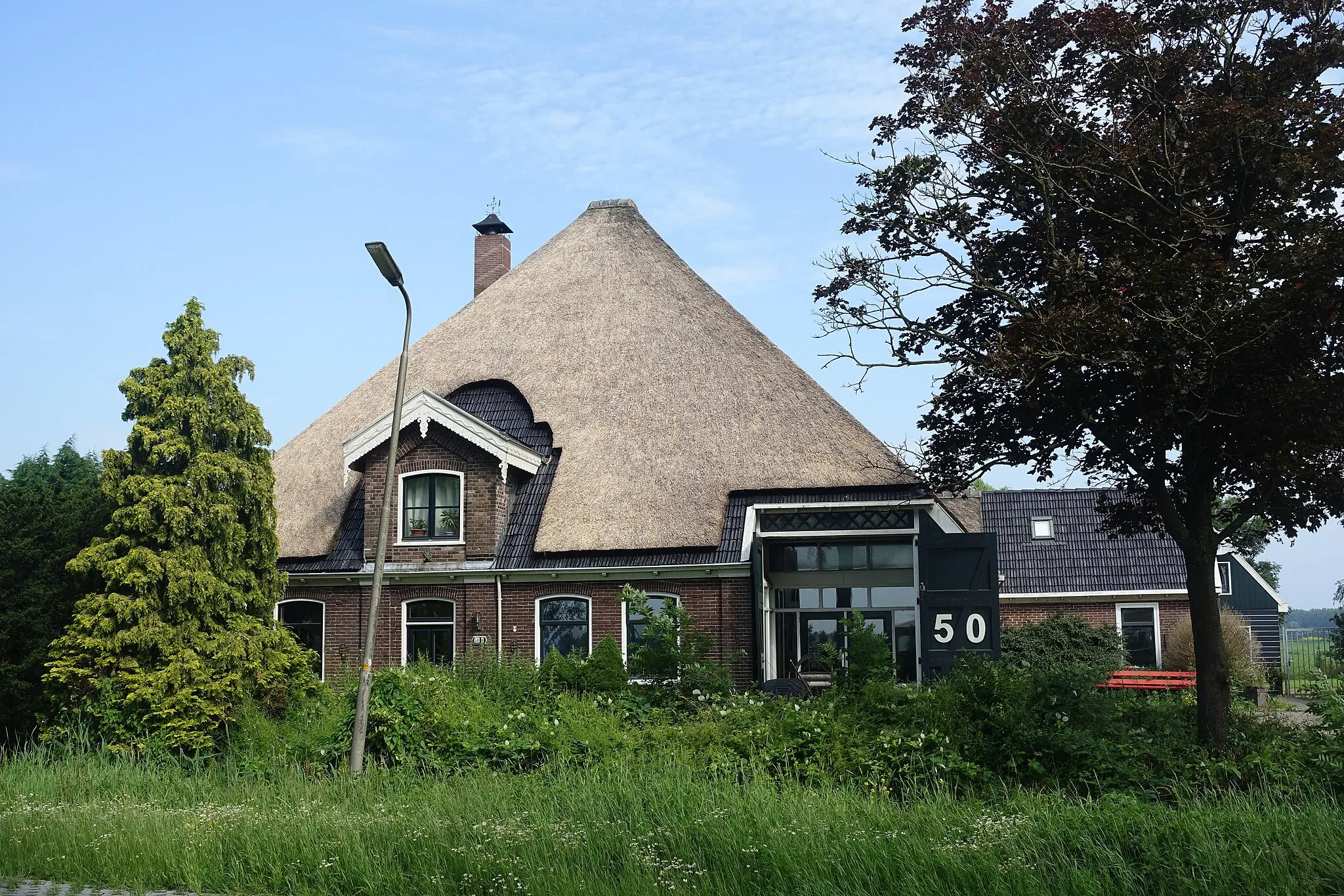 Photo showing: Woonboederij aan De Hout in Hem.