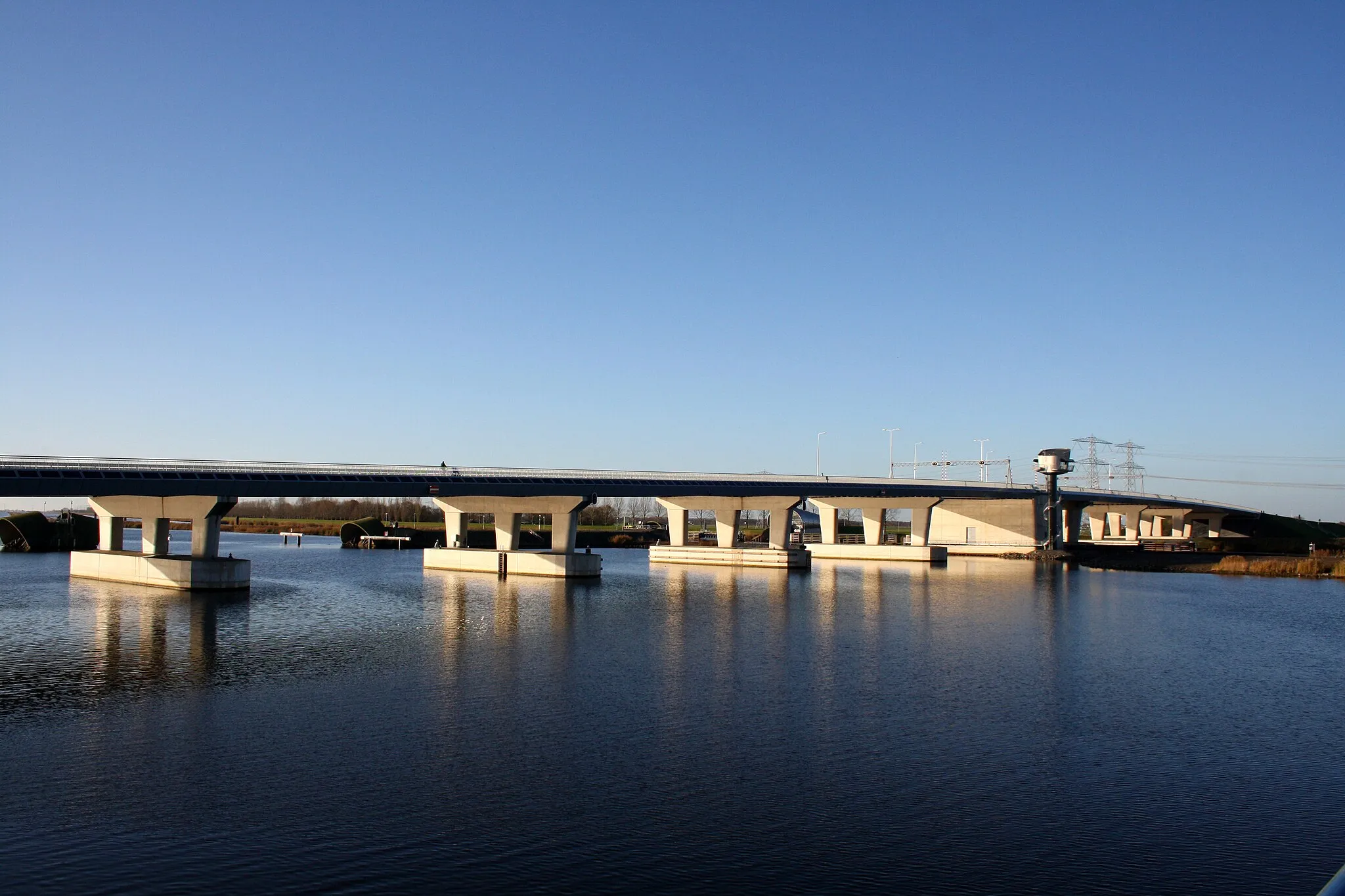 Photo showing: Nieuwe Ramspolbrug gereeds voor gebruik. Gezicht vanaf de Oude brug