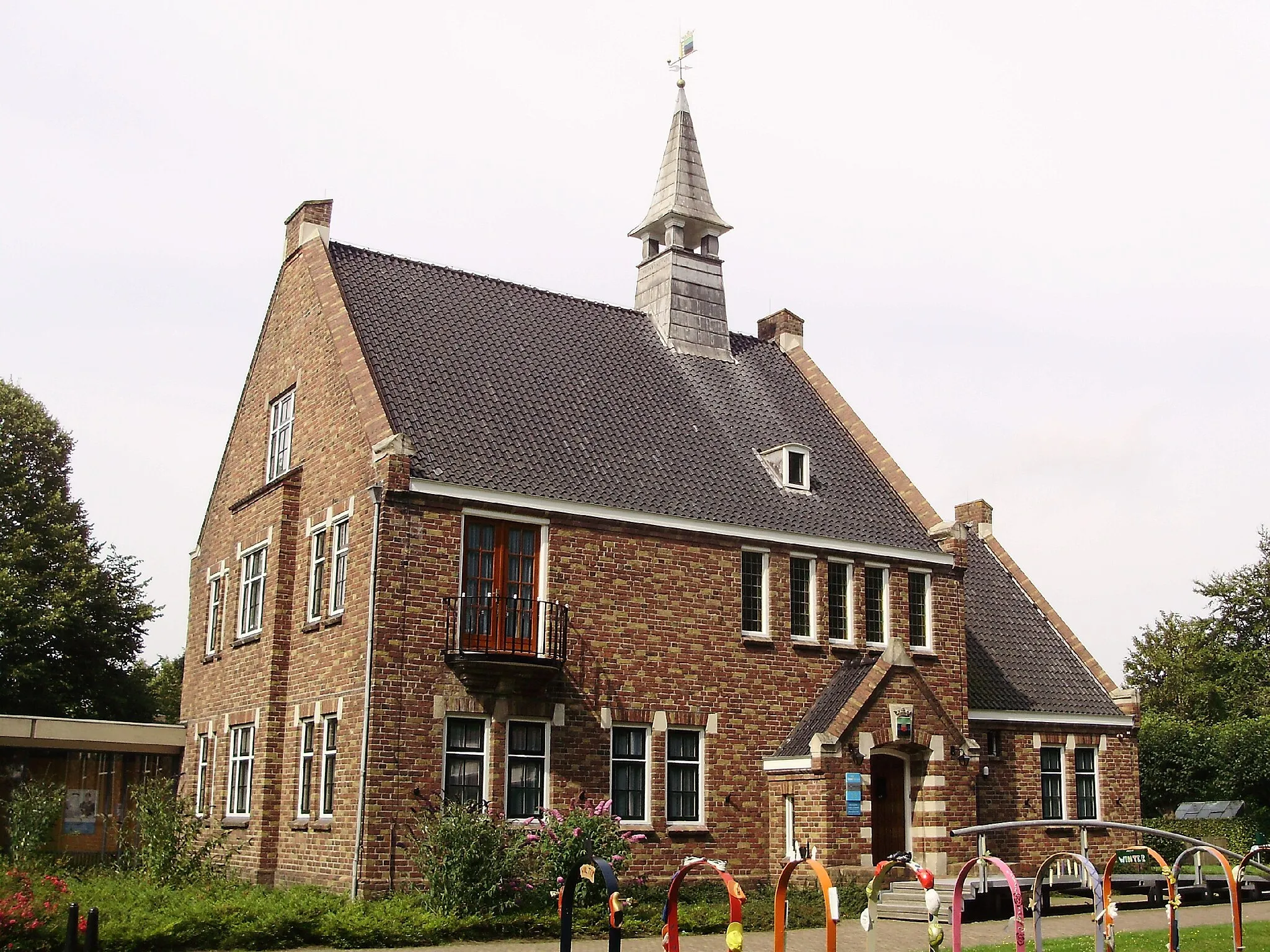 Photo showing: Voormalig gemeentehuis in Koudum, in gemeente Súdwest Fryslân (provincie Friesland, Nederland)