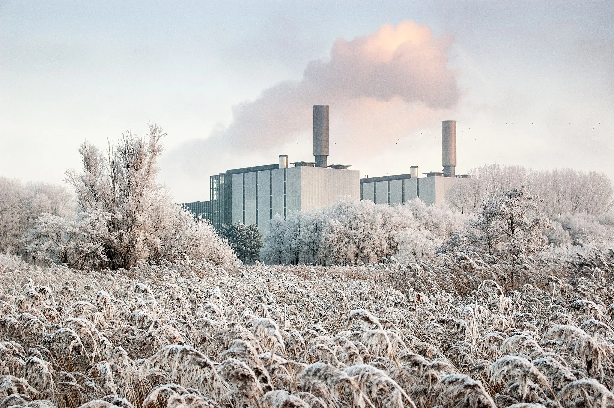 Photo showing: Electriciteits-centrale aan de Burgumermar