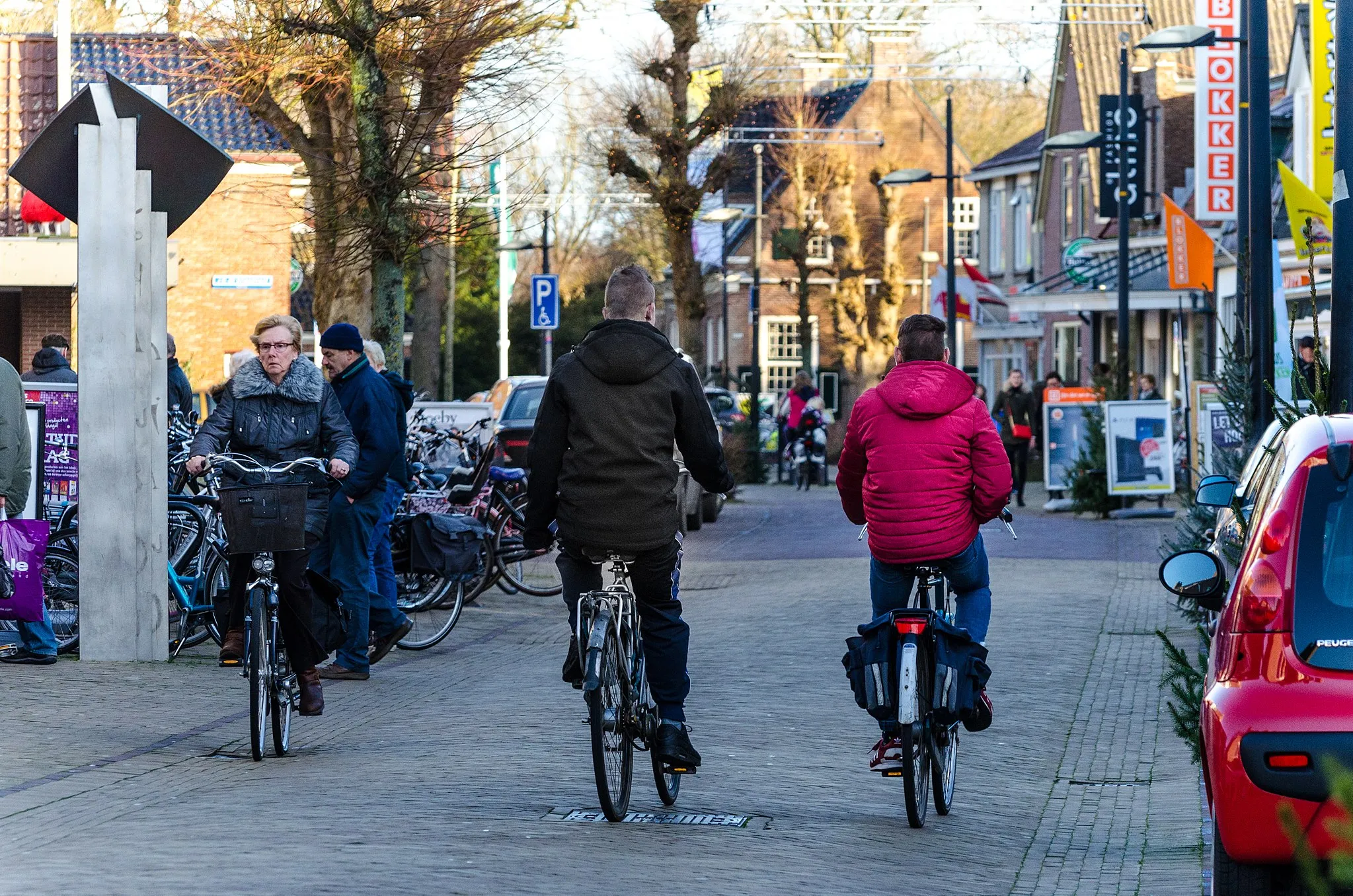 Photo showing: De Skoallestrjitte (Schoolstraat) in Burgum.