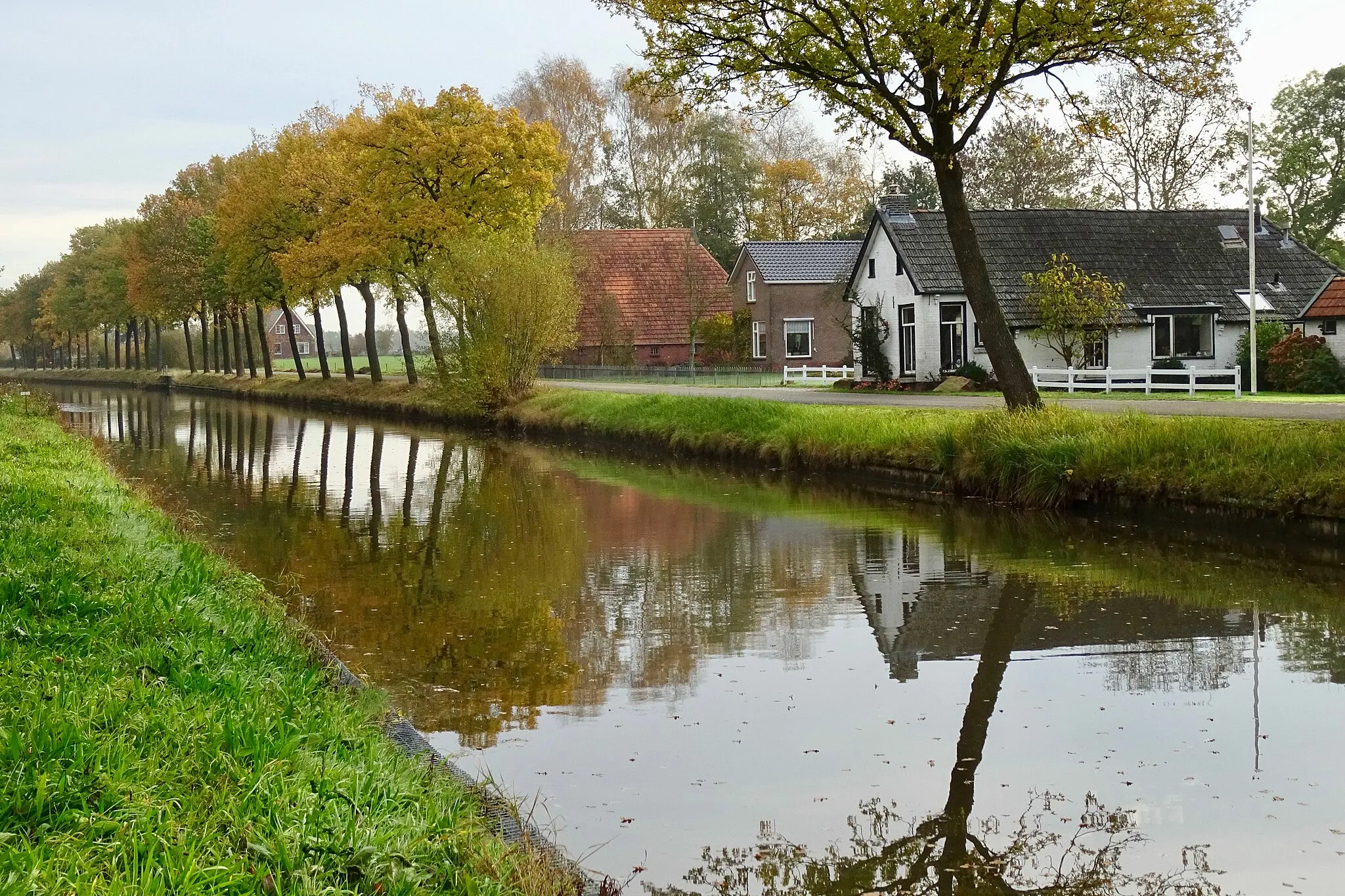 Photo showing: De Opsterlandse Compagnonsvaart nabij het Wijnjeterpverlaat