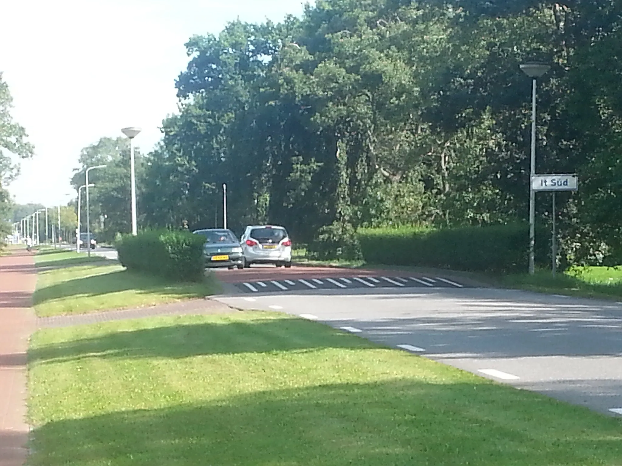 Photo showing: Het buurtschapje It Súd in de gemeente Smallingerland, tijdens een fietstocht.