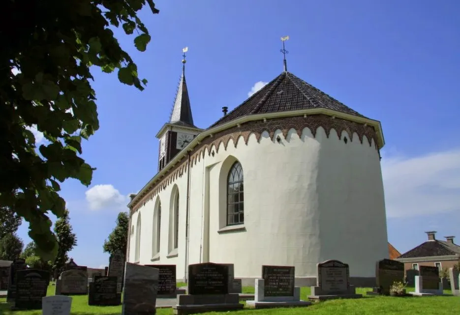 Photo showing: De Hervormde kerk van het dorp Lollum in de gemeente Sudwest-Fryslân.