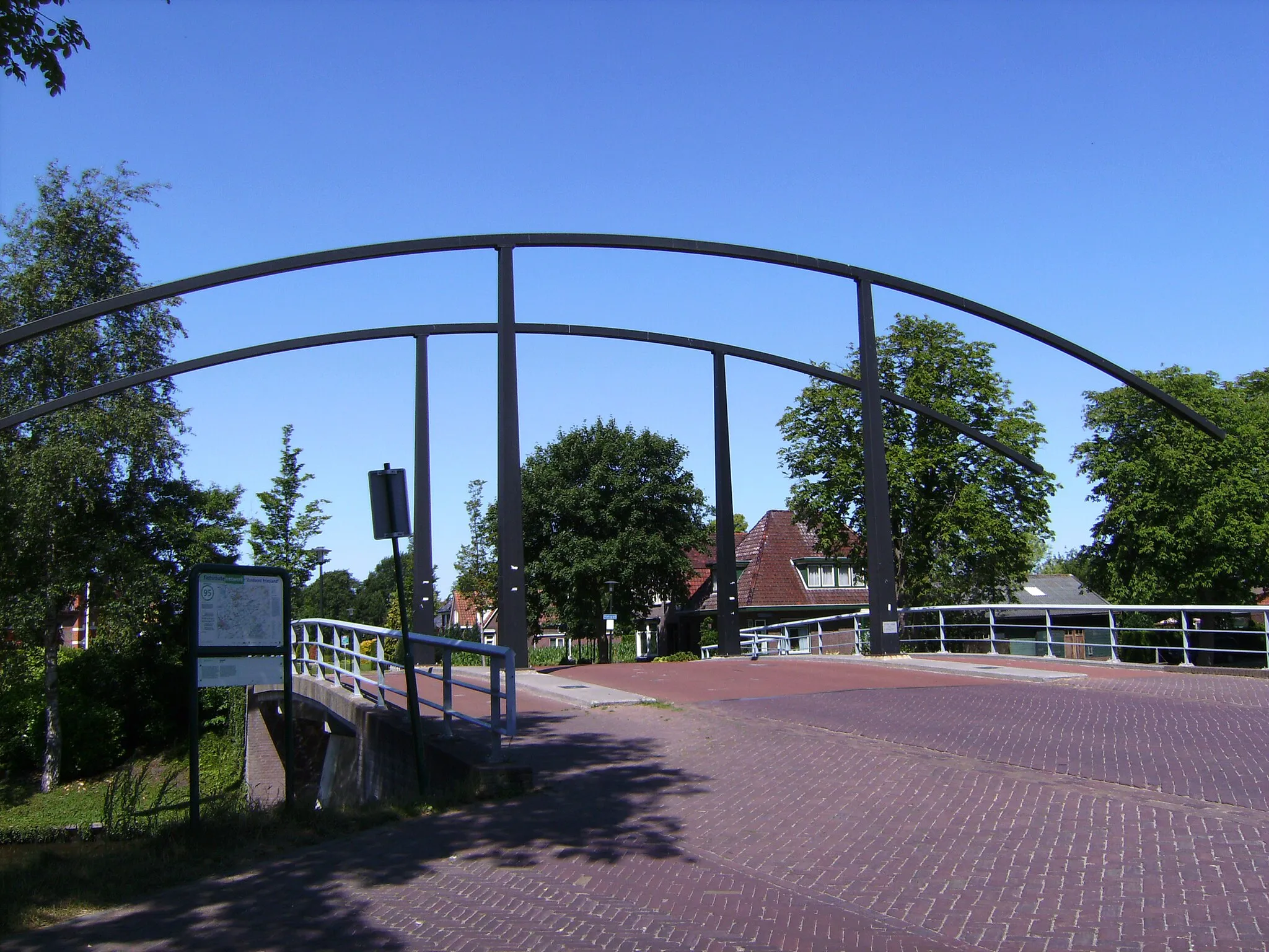 Photo showing: Opeinde ,small bridge