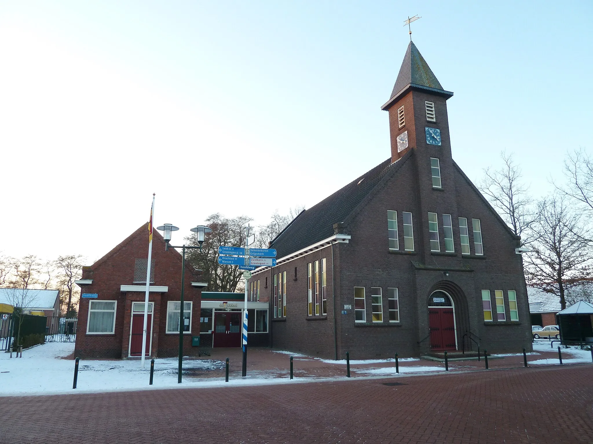 Photo showing: Oude (links; 1911, nu verenigingsgebouw) en nieuwe (1926) gereformeerde kerken in Boerakker