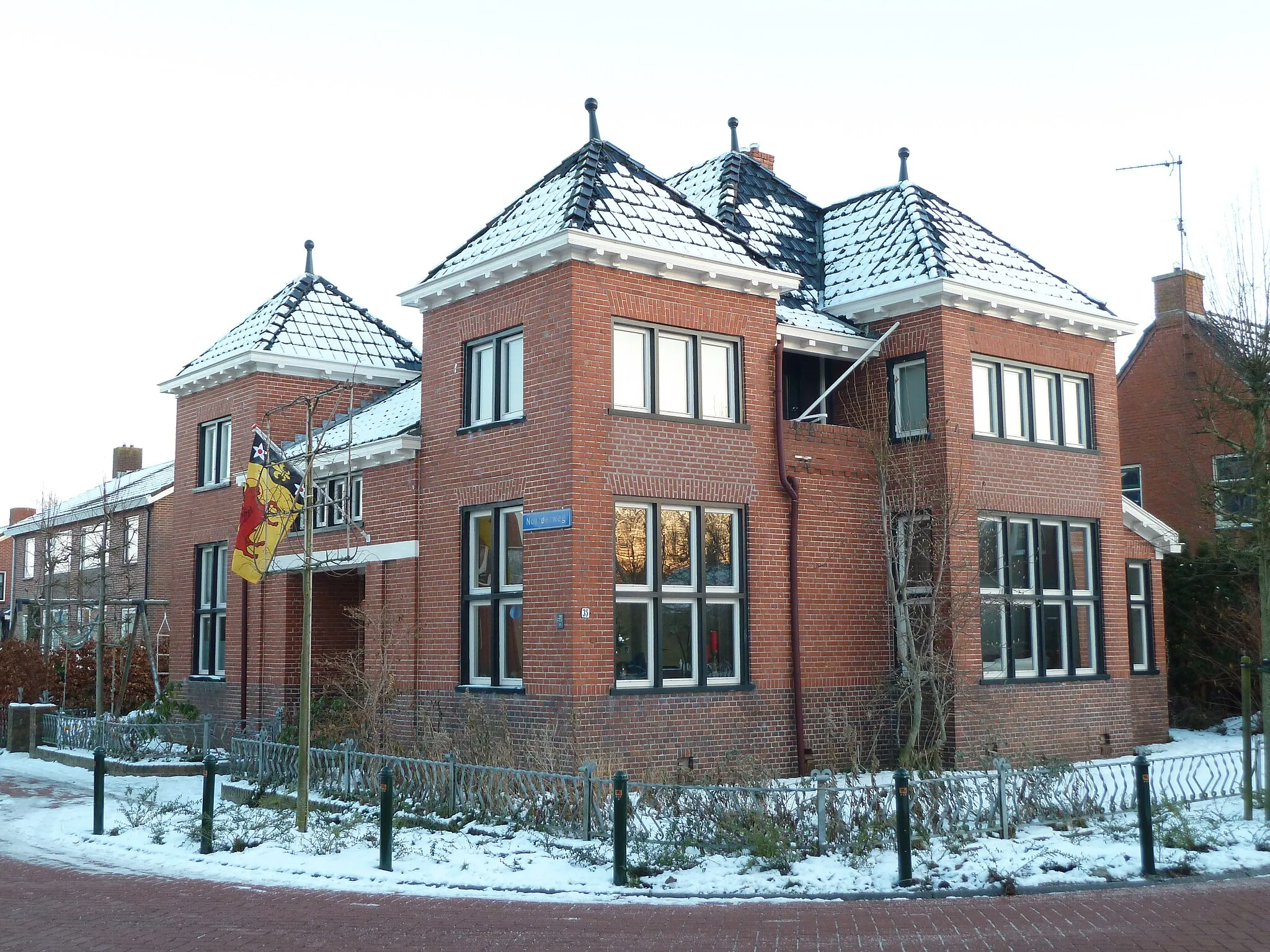 Photo showing: Pastorie tegenover de gereformeerde kerk van Boerakker in de winter