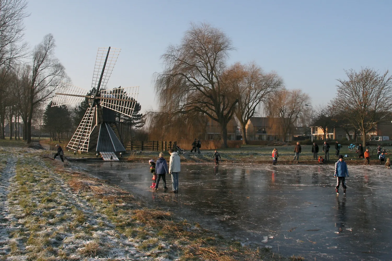 Photo showing: Franeker: ijspret rond molen Arkens