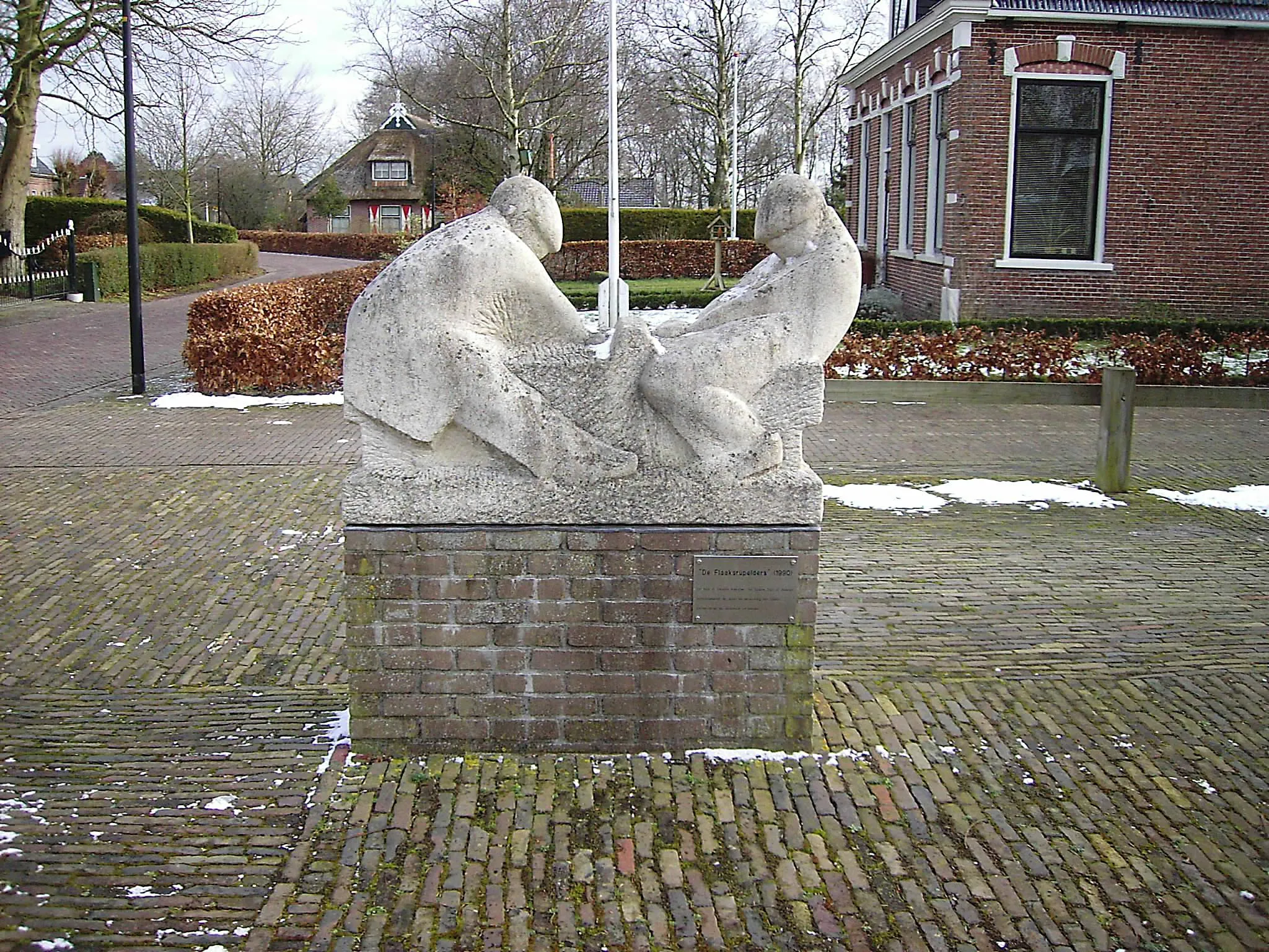 Photo showing: De Flaaksrûpelders (Vlasrepelaars, Vlasbewerkers), Gosse Dam, 1990