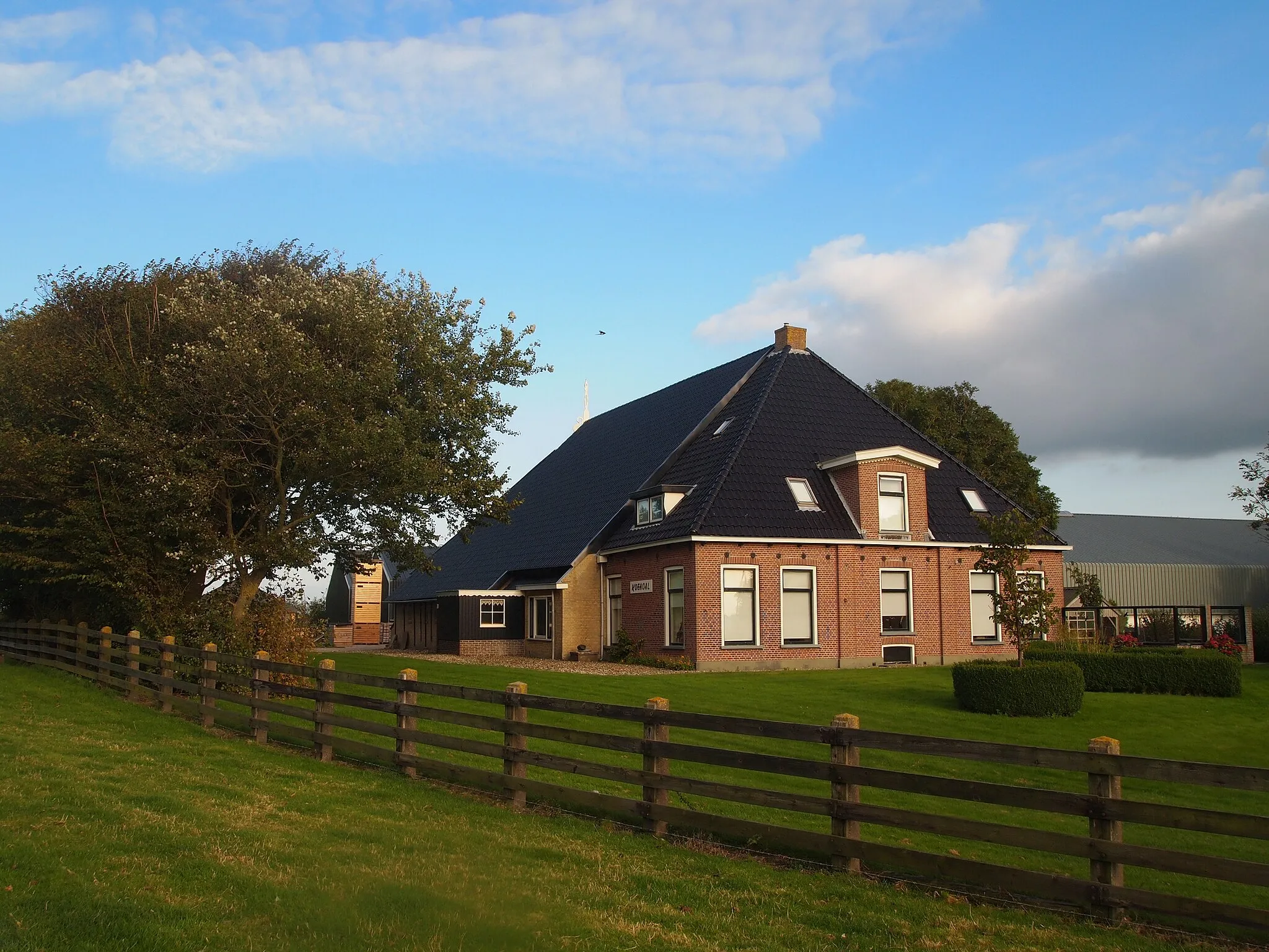 Photo showing: Boerderij, Koehoal