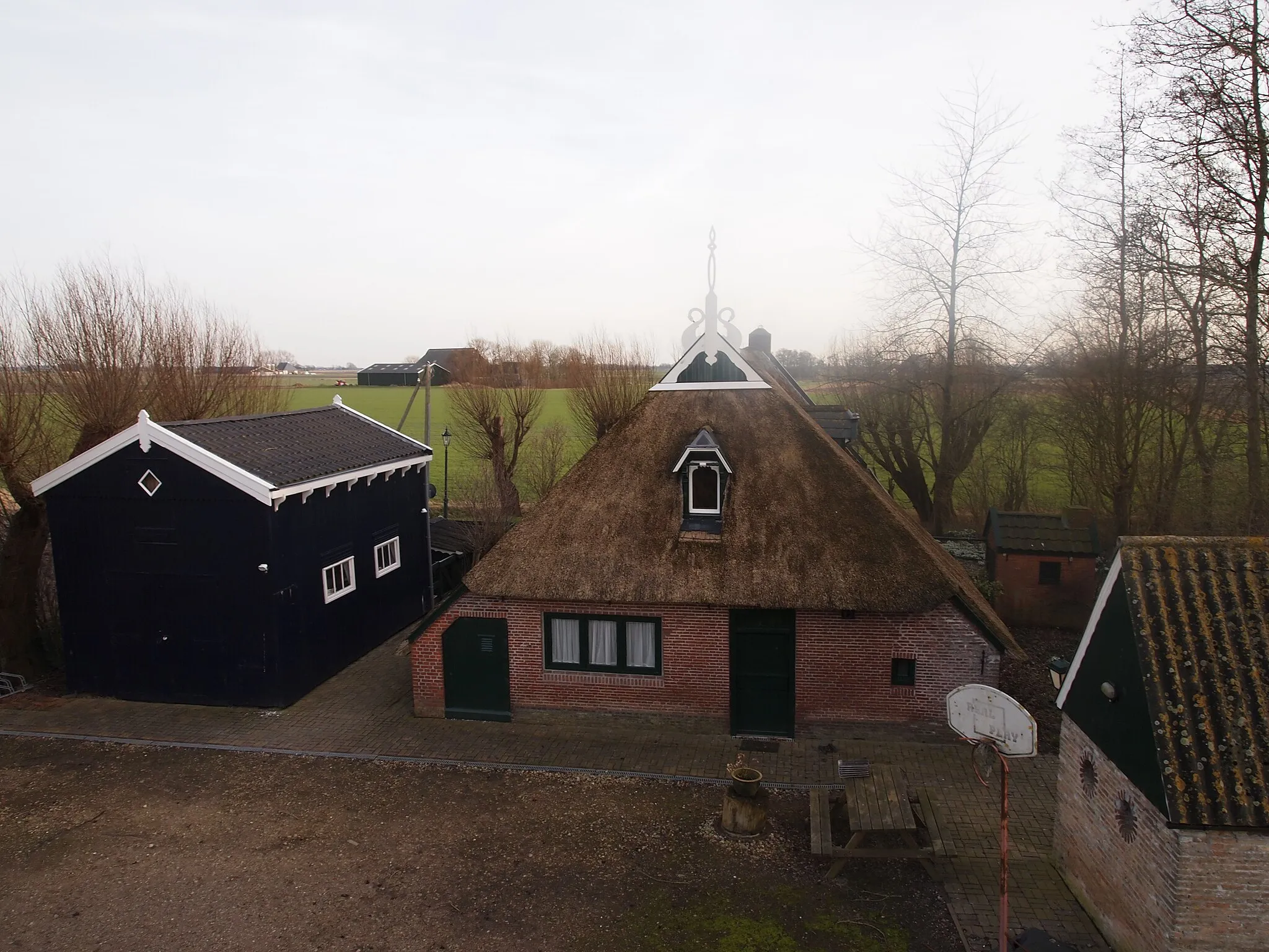 Photo showing: Boerderijtje onder aan de dijk. Wester Nieuwkruisland Kollumerpomp