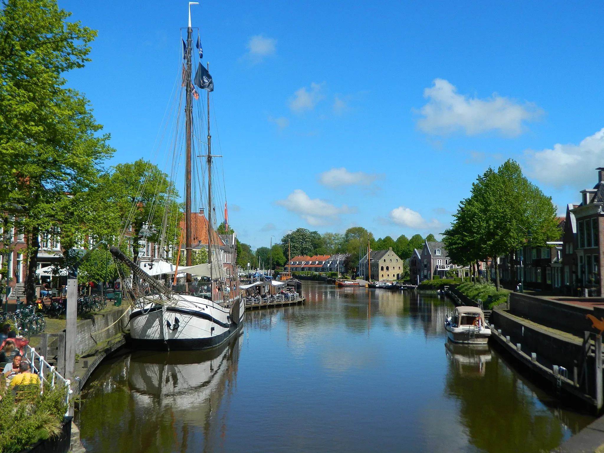 Photo showing: The 'Grootdiep' canal in Dokkum, Netherlands.