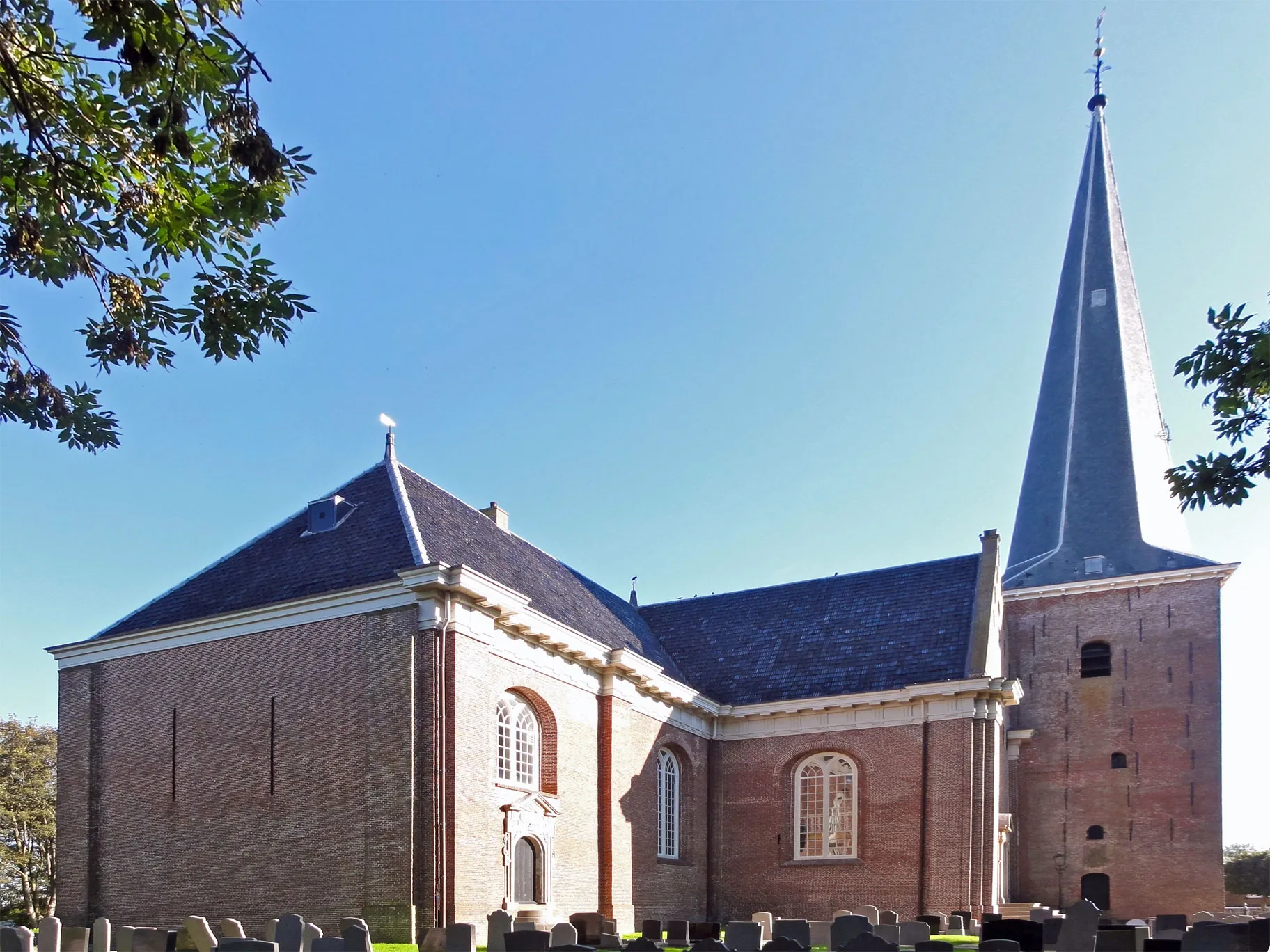 Photo showing: Sint-Willibrorduskerk van Holwerd, rijksmonument