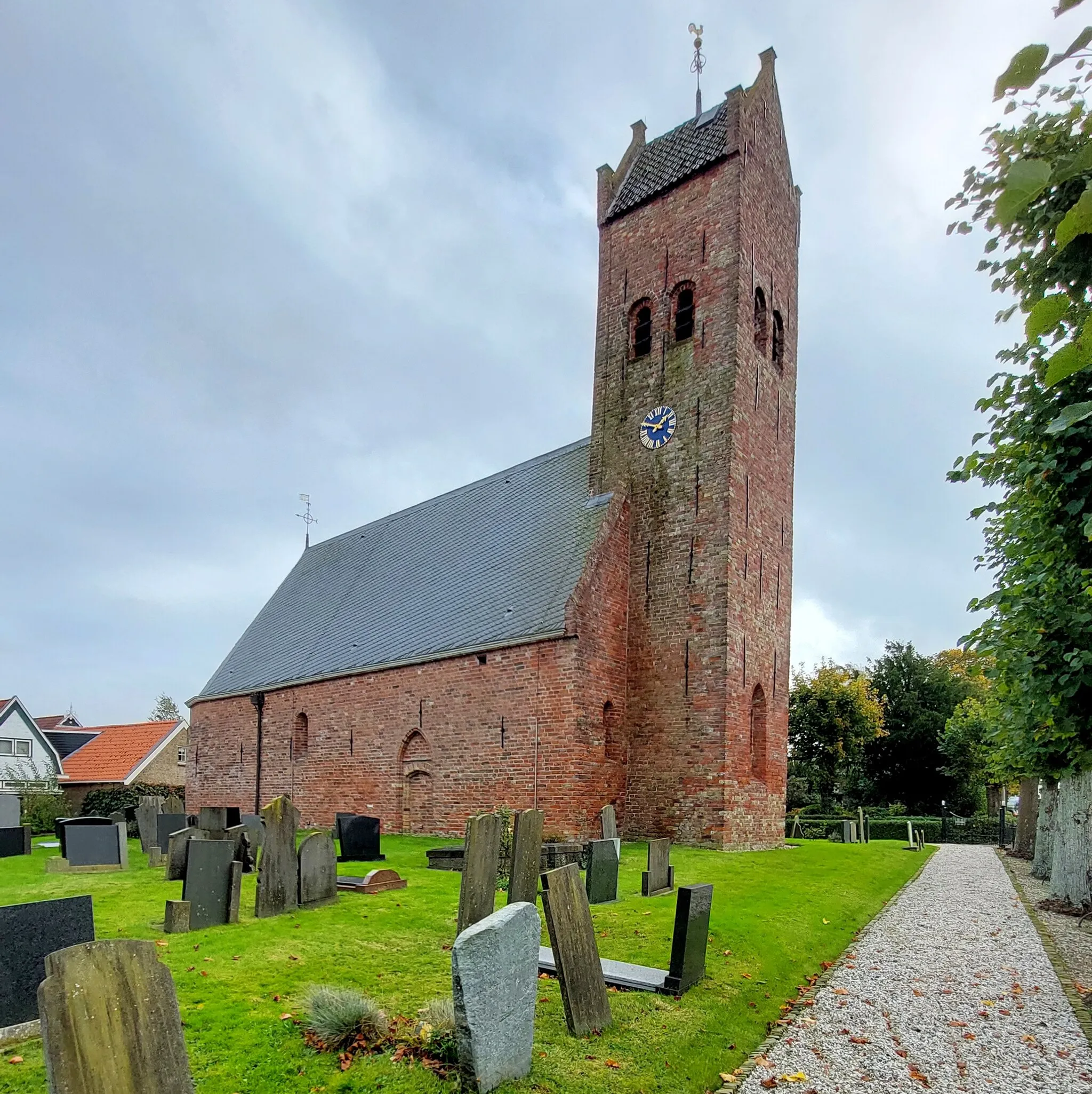 Photo showing: De Nikolaastsjerke is in 13e-iuwske tsjerke yn Dearsum.