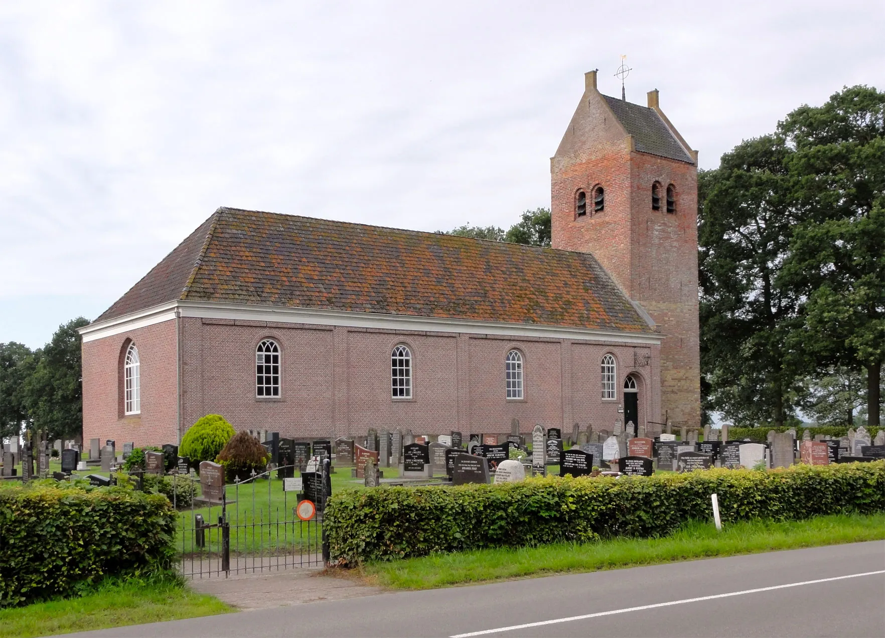 Photo showing: Sint Petruskerk van Ureterp (kerk en toren)