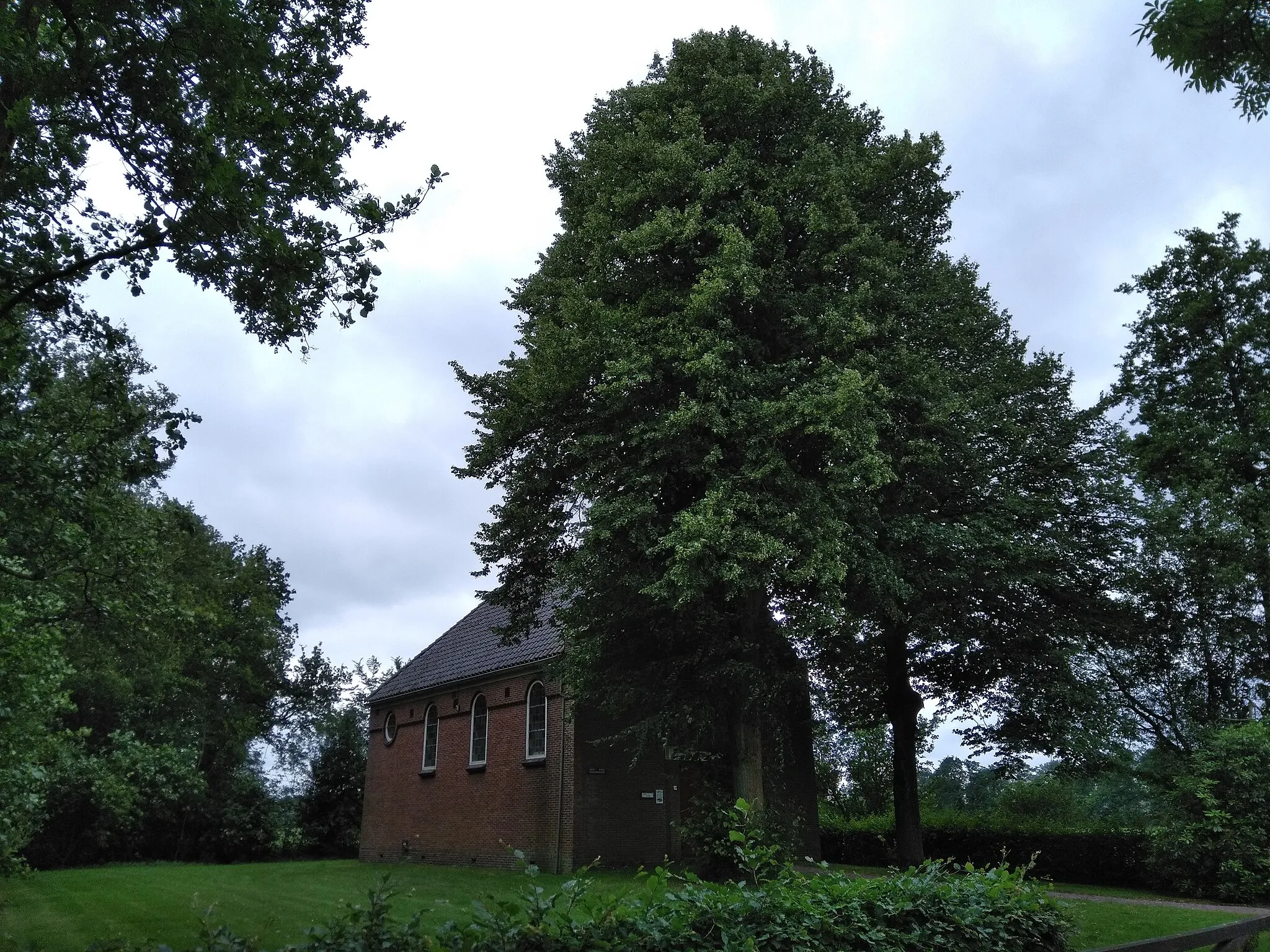 Photo showing: Hervormde kerk uit 1949 te Siegerswoude, Opsterland, Friesland.