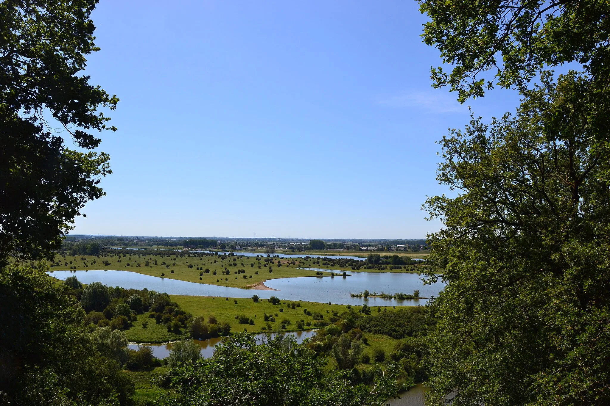 Photo showing: On the Trekvogelpad hiking route: view from the Grebbeberg hill, near Rhenen, the Netherlands, on the Blauwe Kamer natural monument.