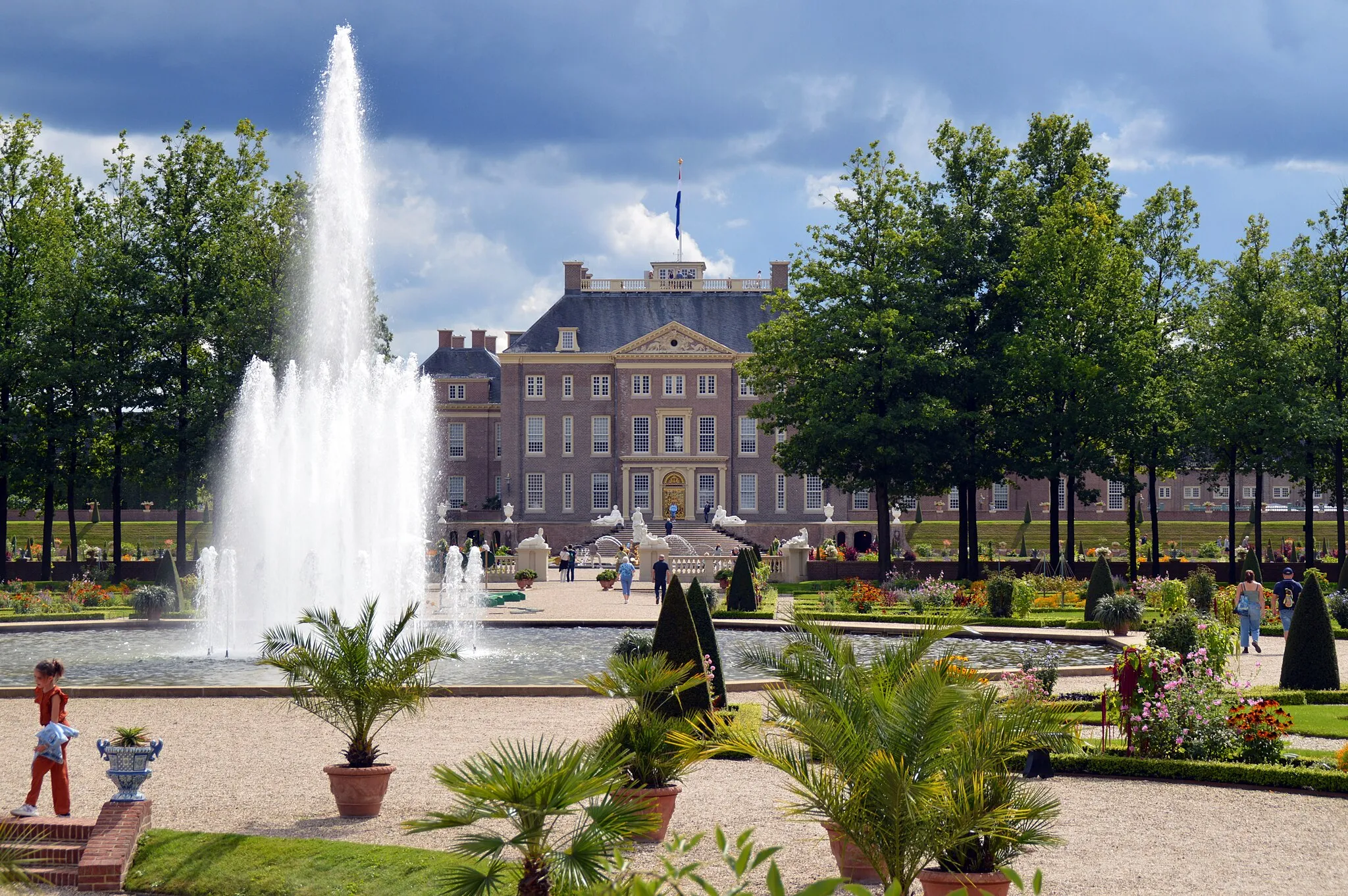 Photo showing: Rear of Palace Het Loo Apeldoorn