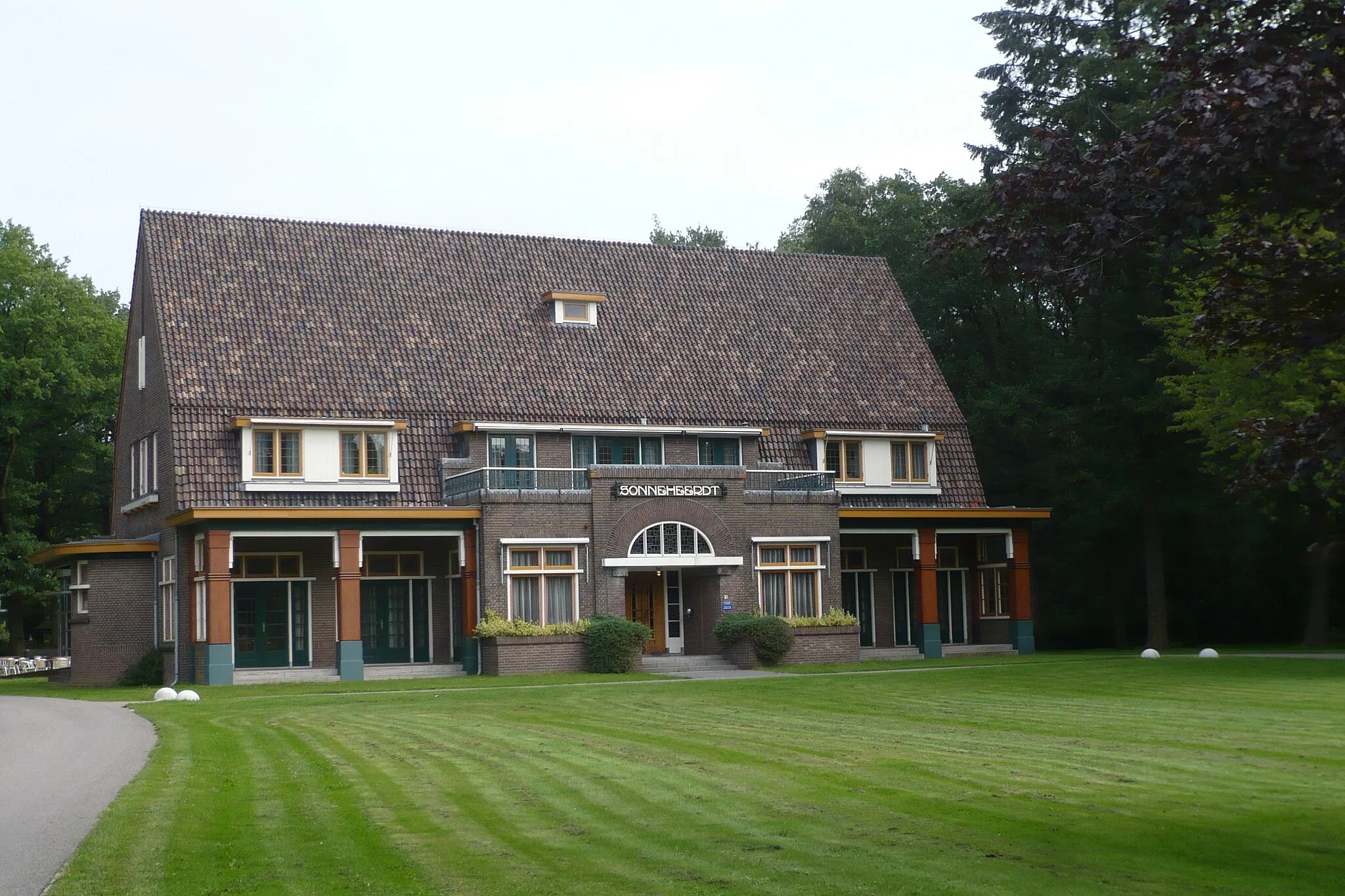 Photo showing: Former recovery sanitorium for Psychiatric hospital Wolfheze (today a cafeteria for personnel); protected building (gemeentelijke monument Renkum)