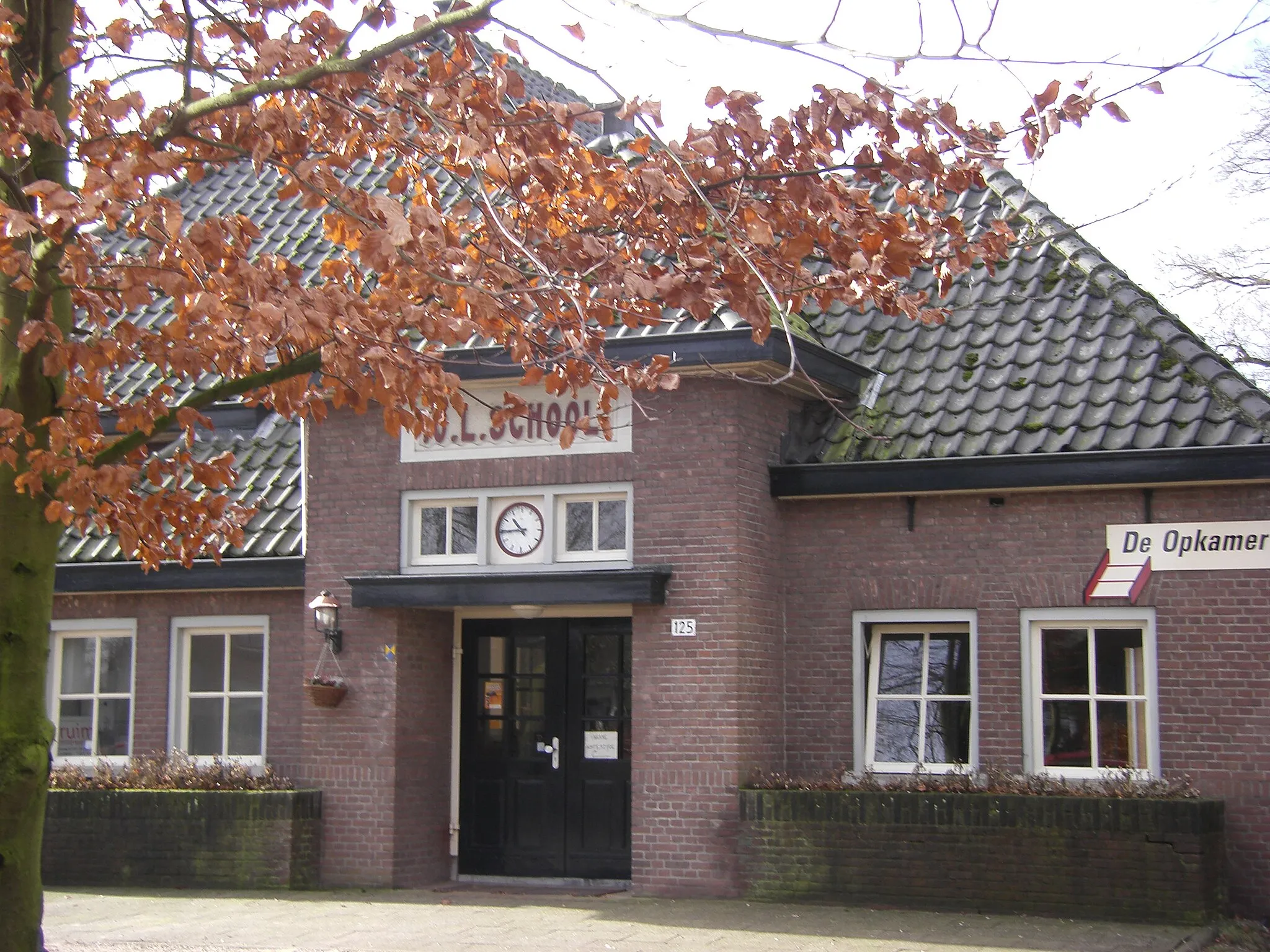 Photo showing: Former Primary School of Oeken, the Netherlands