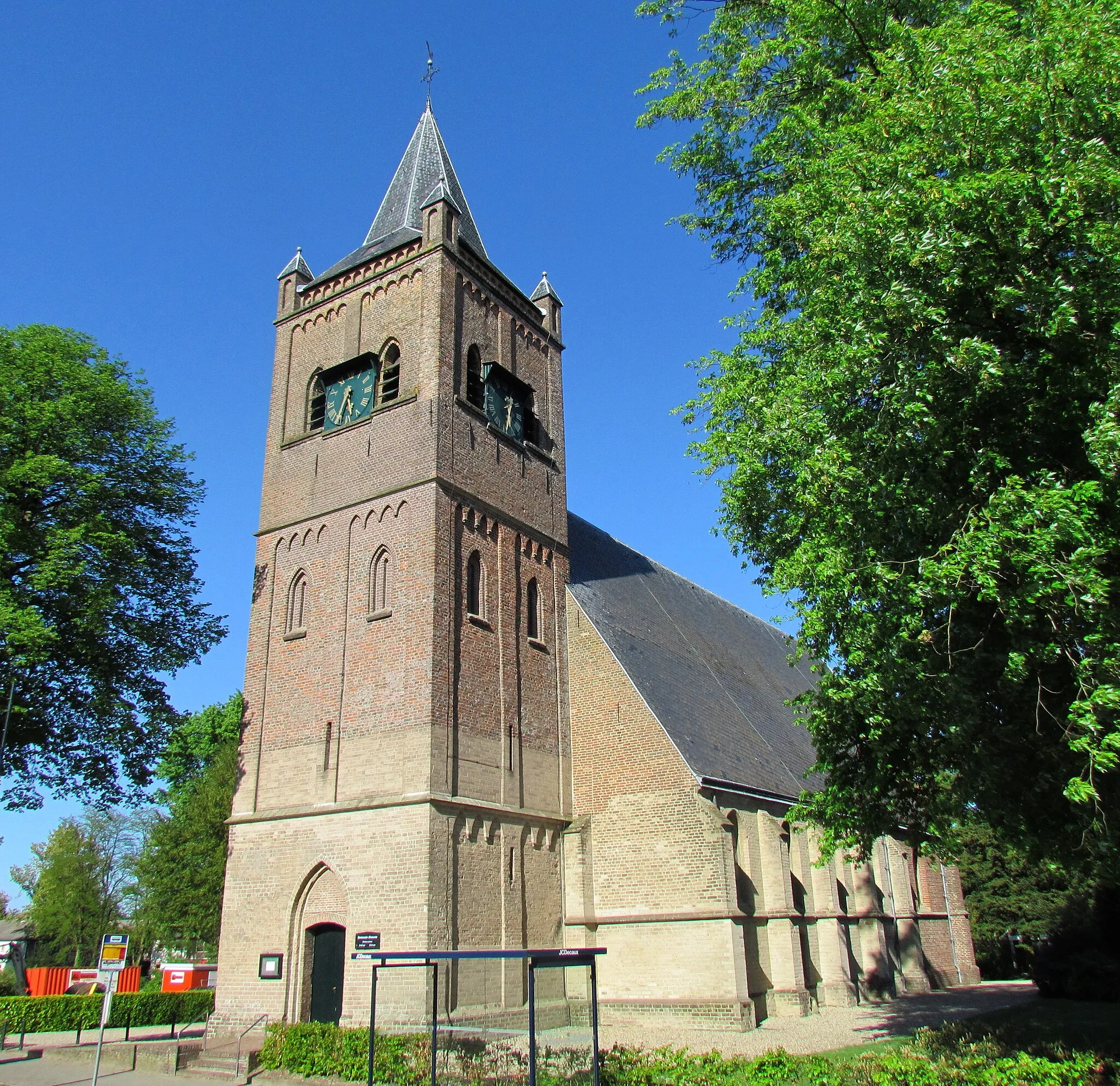 Photo showing: Toren van de NH kerk in Beekbergen, NL