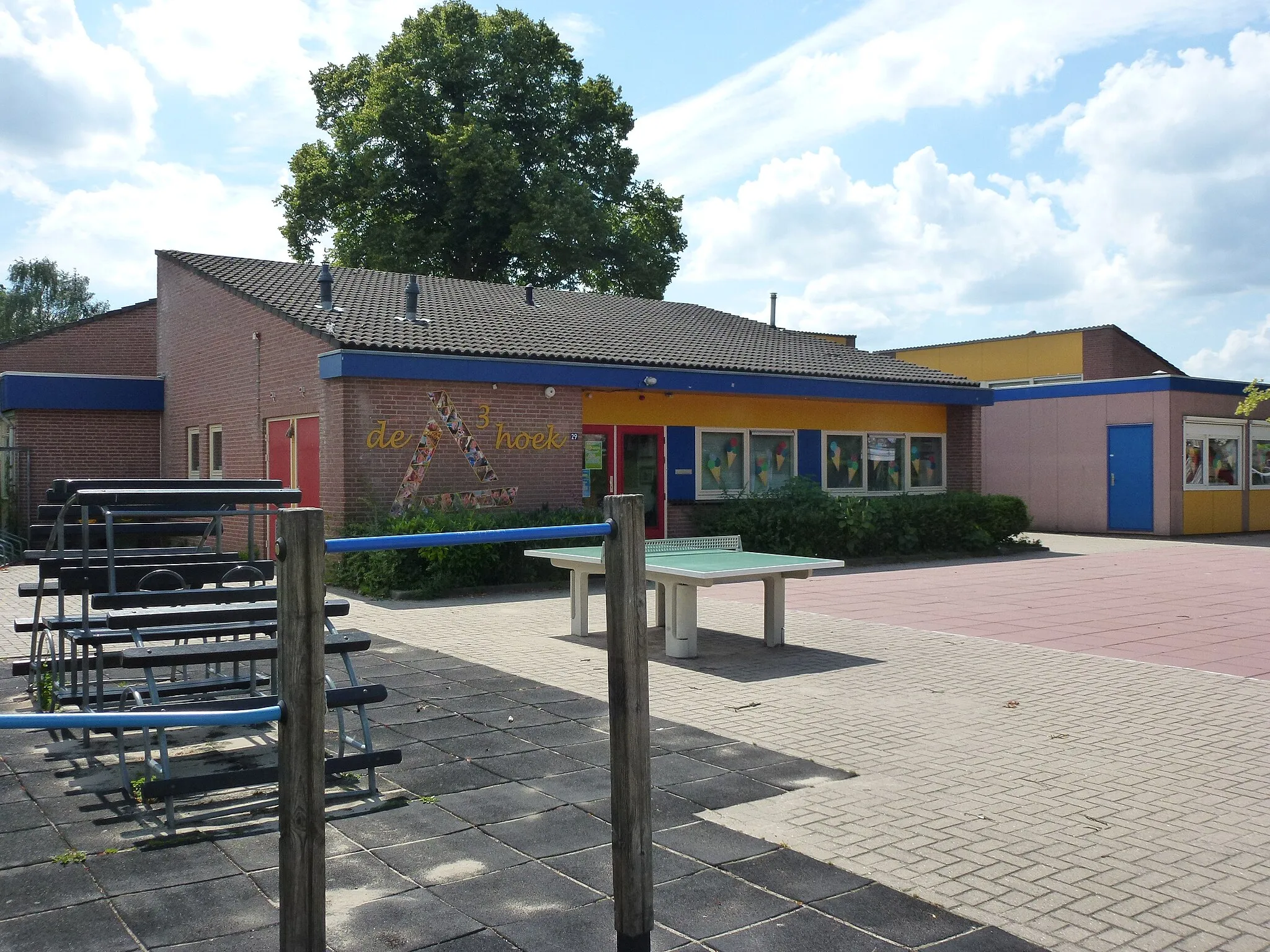Photo showing: Rijnwaarden, Aerdt basisschool De Driehoek