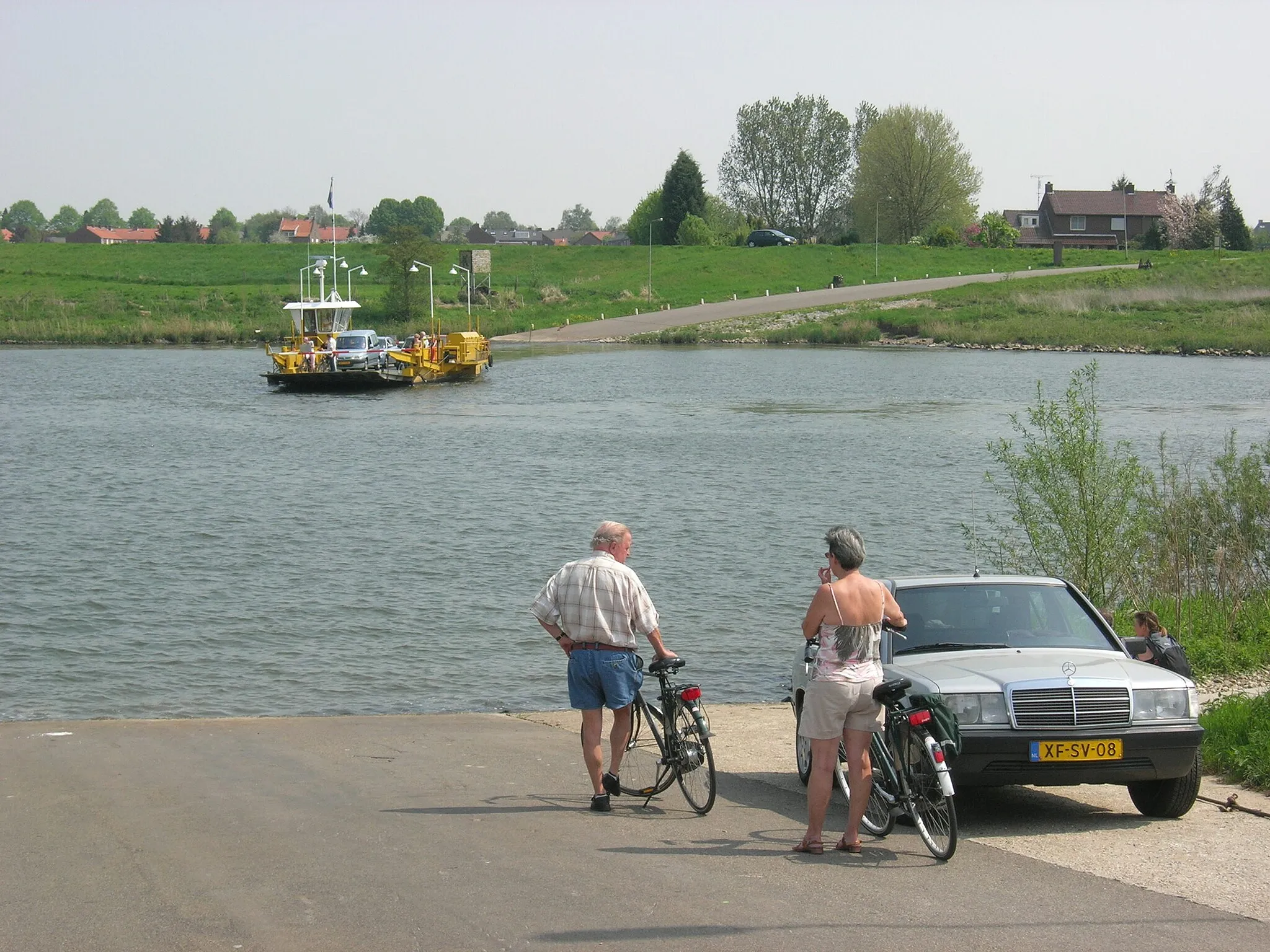 Photo showing: Pieterpad, The Netherlands: ferry crossing the Maas near Grubbenvorst
