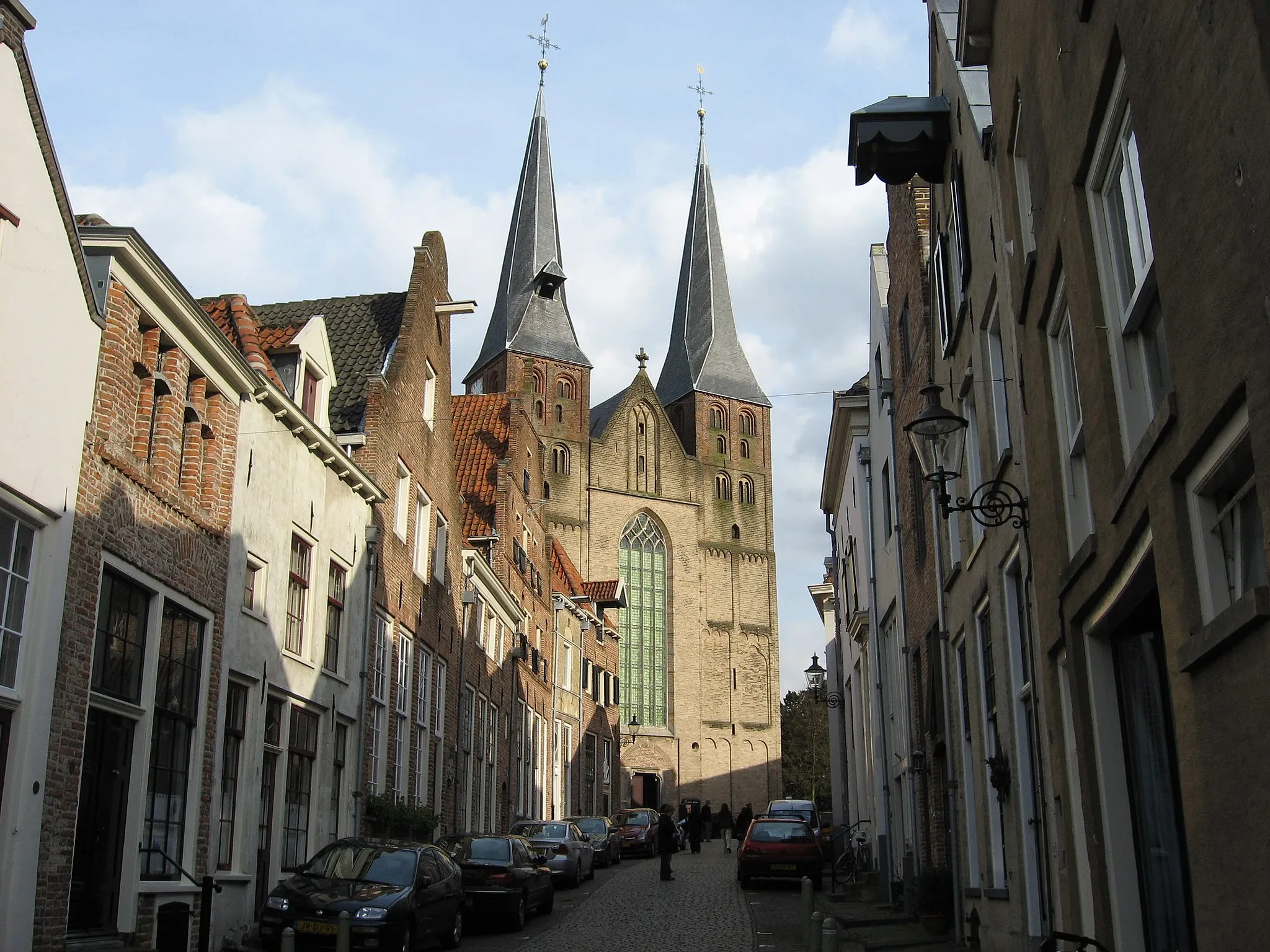 Photo showing: Bergkerk in Deventer as seen from the Bergstraat