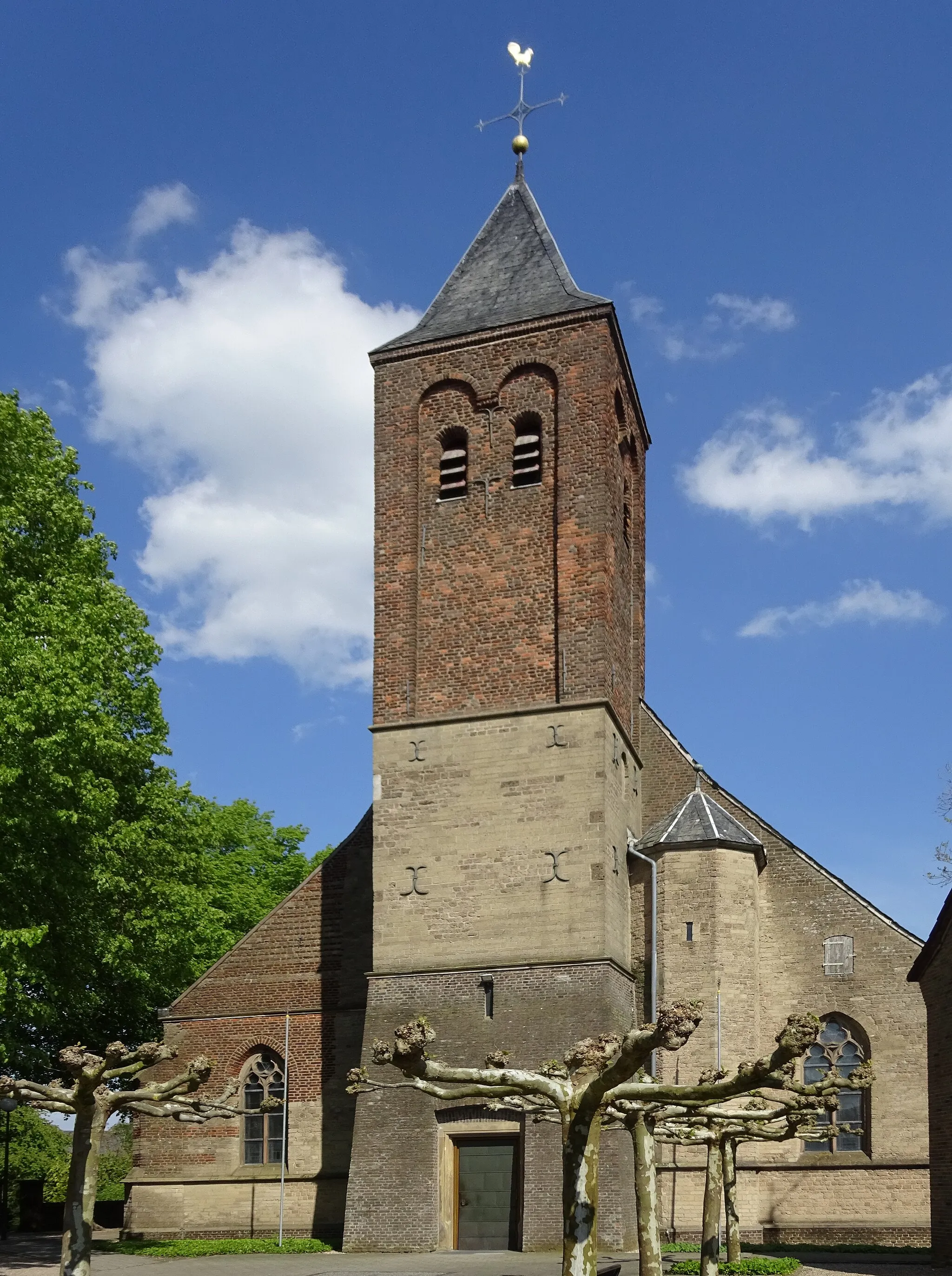 Photo showing: Rees-Bienen, St. Cosmas und Damian, overzicht westportaal en toren