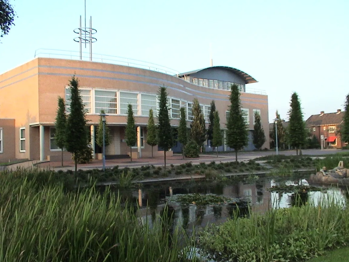 Photo showing: Hoofdingang Gemeentehuis Wierden.