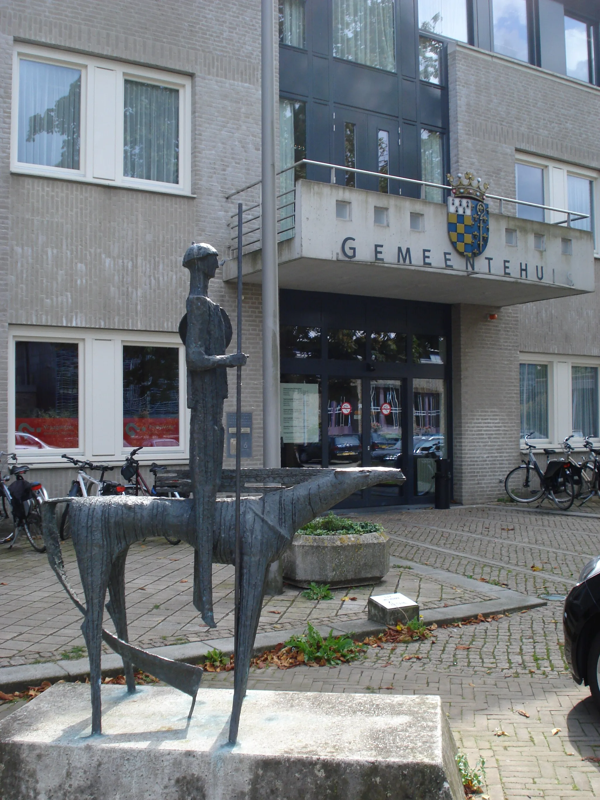 Photo showing: Malden (Gld, NL), sculpture in front of town hall (= from municipality of Heumen : Don Quichote by Jac Maris  ).