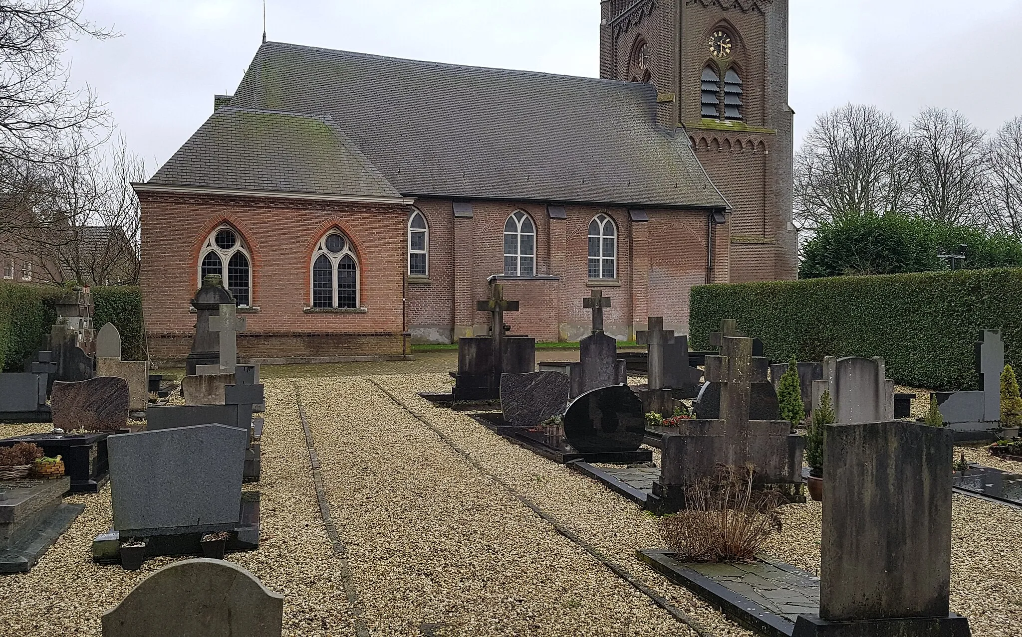 Photo showing: Begraafplaats in Teeffelen, Noord Brabant; achter de Sint-Benedictuskerk aan de Pastoor van Weerdtstraat.