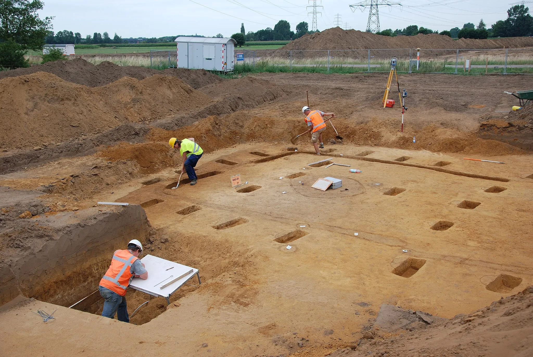 Photo showing: Opgraving huisplattegrond uit IJzertijd te Vierakker (Gelderland) door RAAP Archeologisch Adviesbureau.