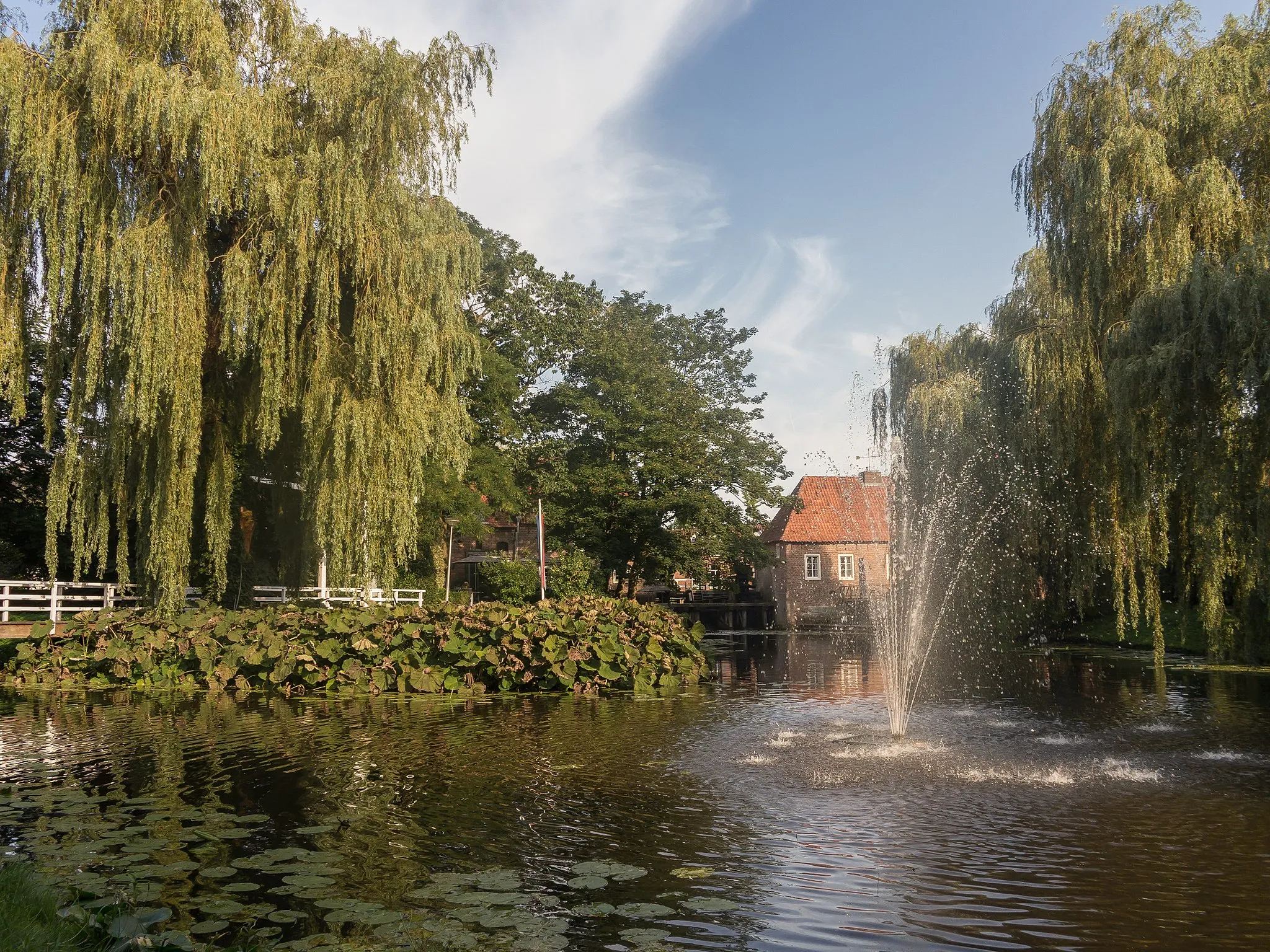 Photo showing: Borculo, fountain near de Burg. Bloemersstraat