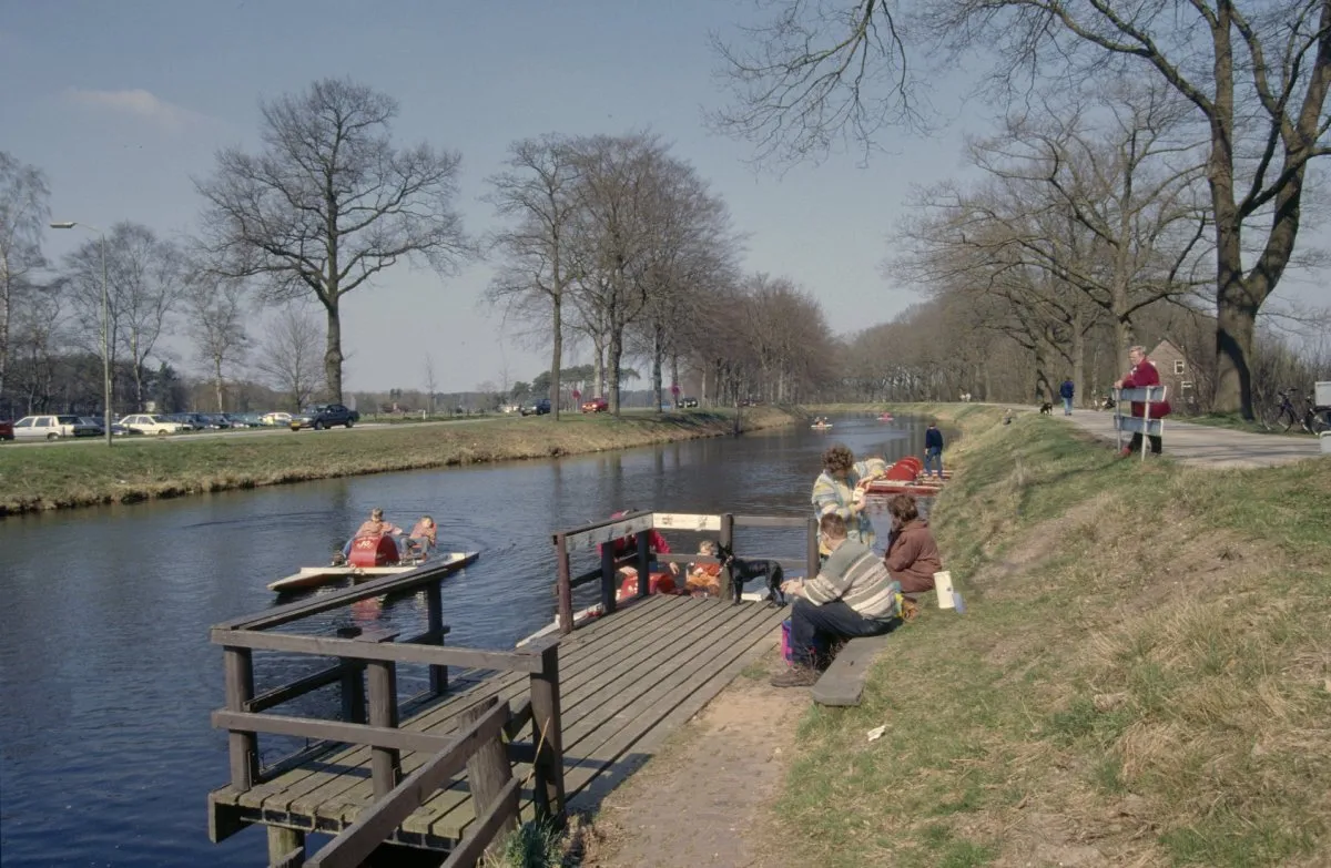 Photo showing: Apeldoorns Kanaal: Apeldoorns kanaal ter hoogte van de Brummense brug