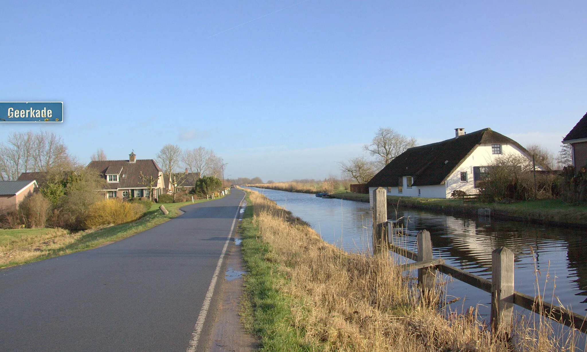 Photo showing: De Geerkade die gaat in de richting van Portengen en de Dooijersluis.