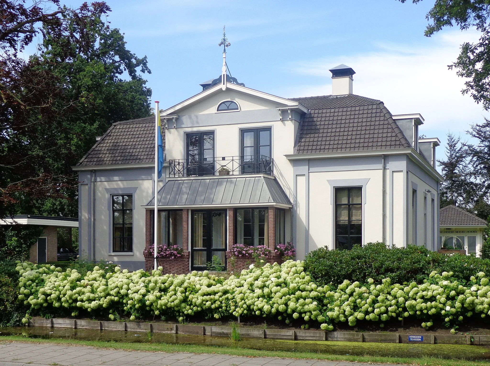 Photo showing: This is an image of a municipal monument in Barneveld with number