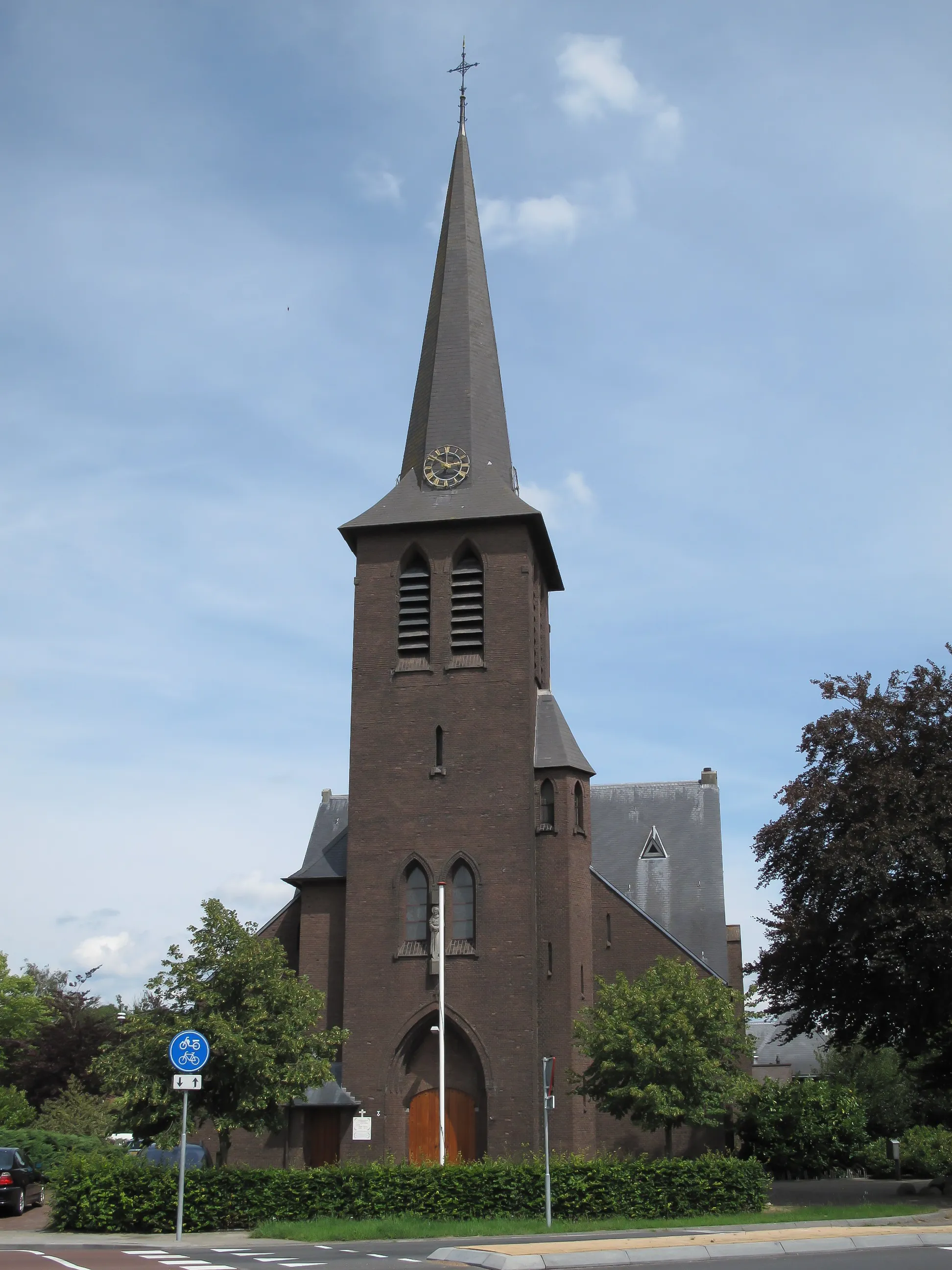 Photo showing: Sint Isidorushoeve, church