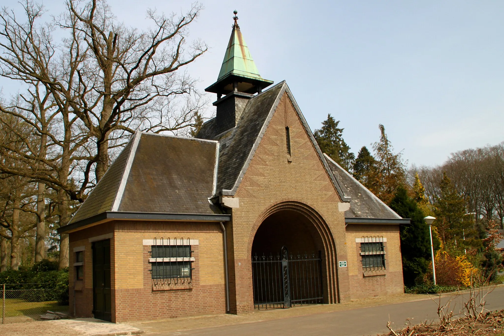 Photo showing: Diepenveen - erehof - entrance