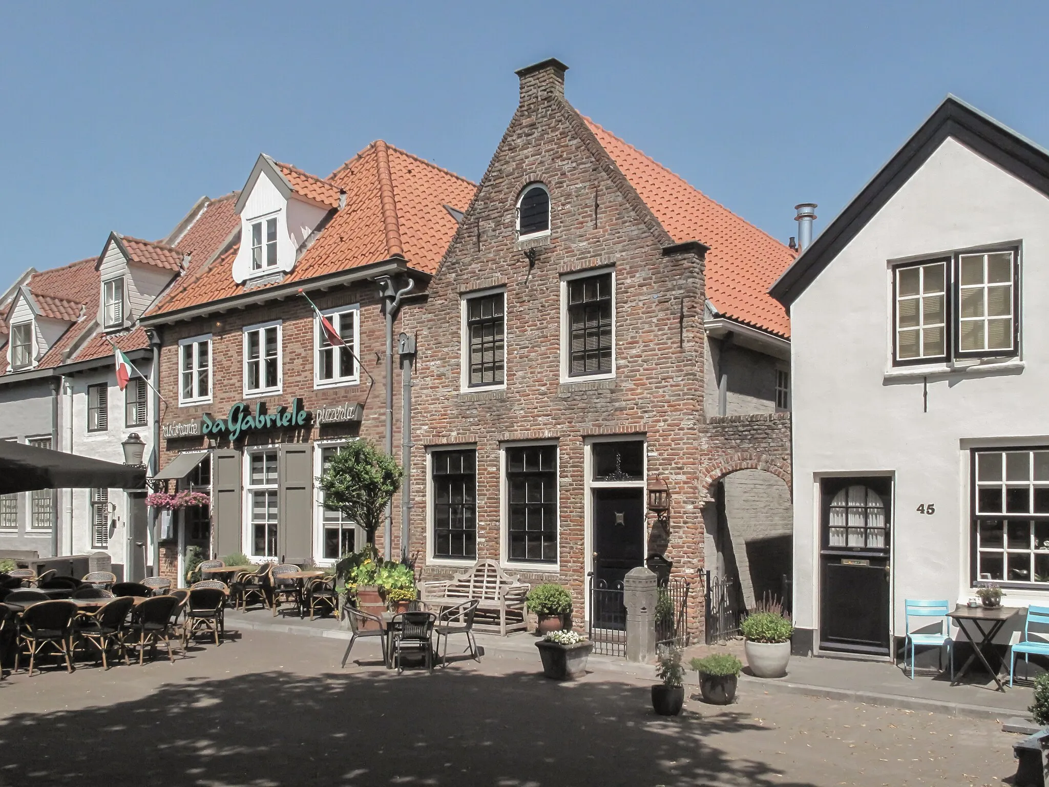 Photo showing: Harderwijk, view to a street: de Vischmarkt