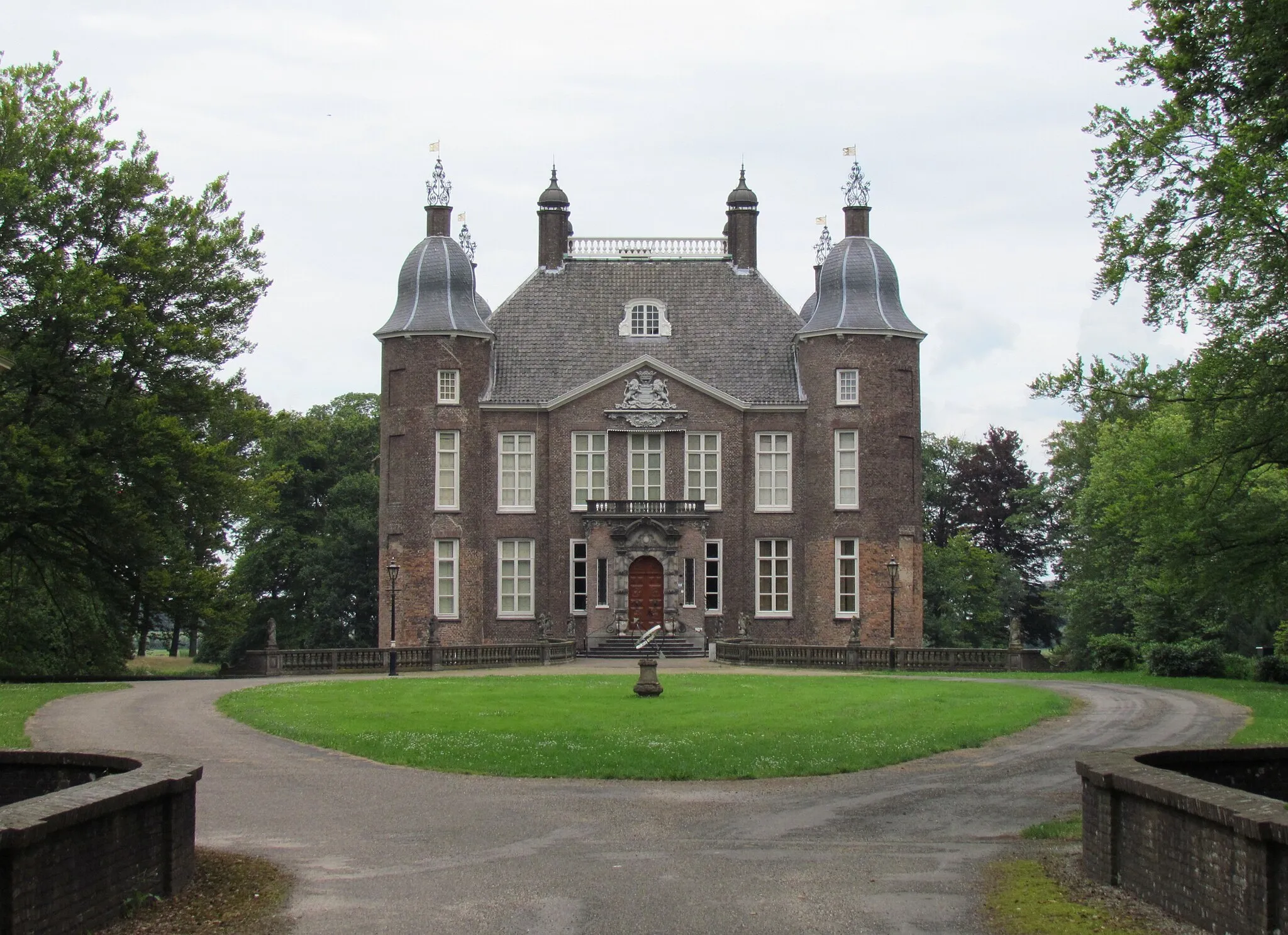 Photo showing: Kasteel Biljoen te Velp: hoofdgebouw en voorplein
