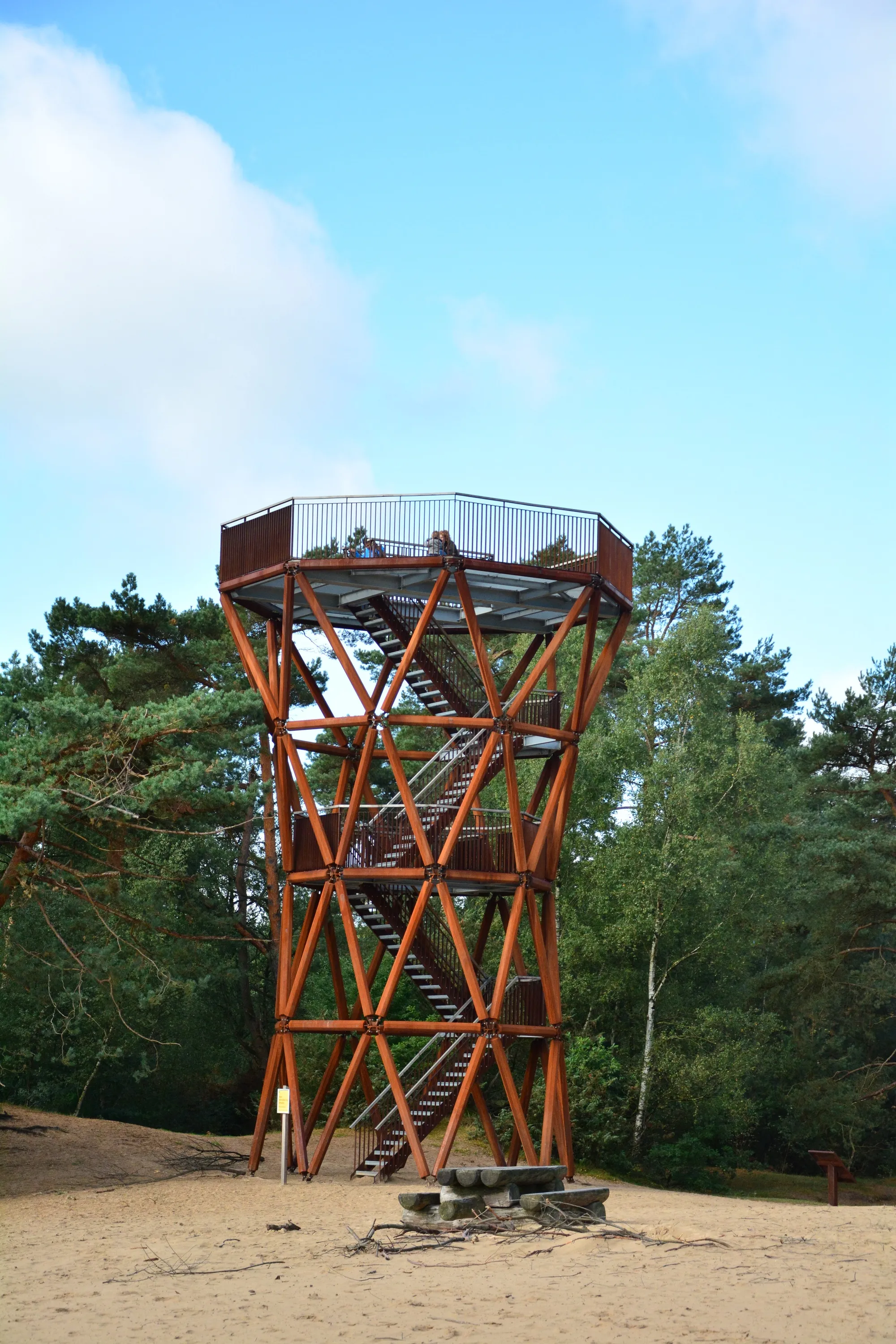 Photo showing: Uitkijktoren in het stuifzand gebied Kootwijkerzand