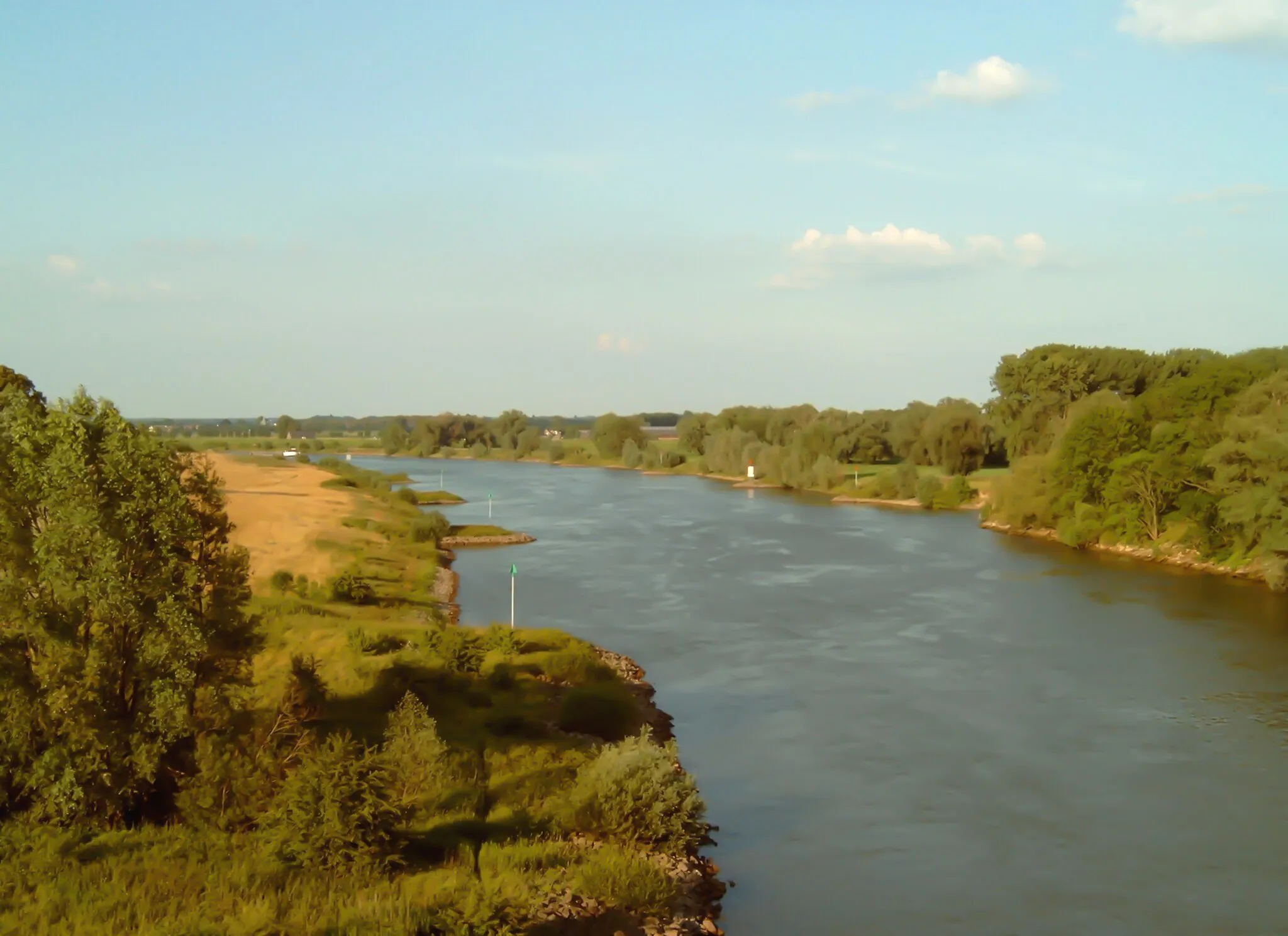 Photo showing: The IJssel river near Velp, the Netherlands