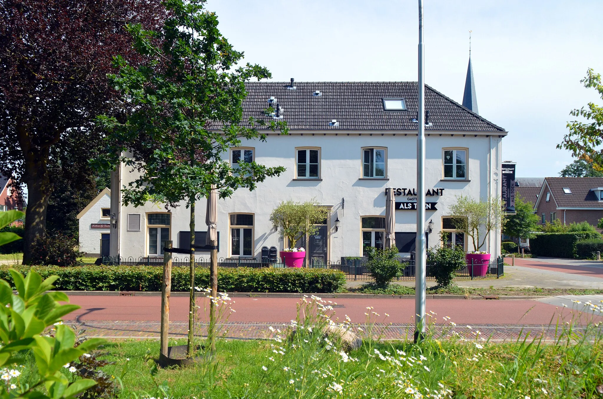 Photo showing: Café de Witte Poort (now Gasterij Als Toen) Kerkstraat Hees Nijmegen c. 1800