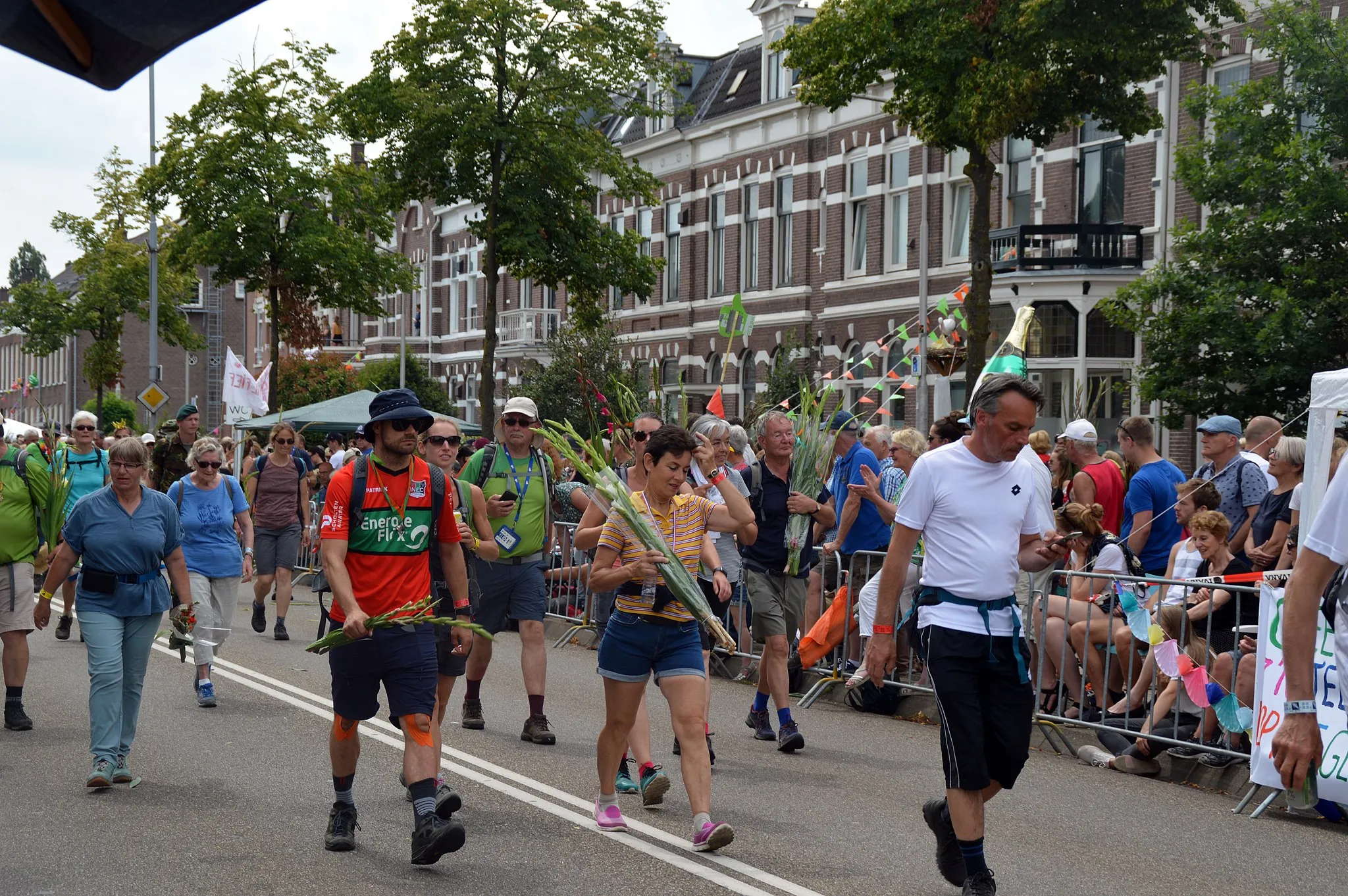 Photo showing: Arrival participants of the Four Days Marches Nijmegen 2019 on the Sint Anna street St Annastraat Via Gladiola International Four Days Marches Nijmegen