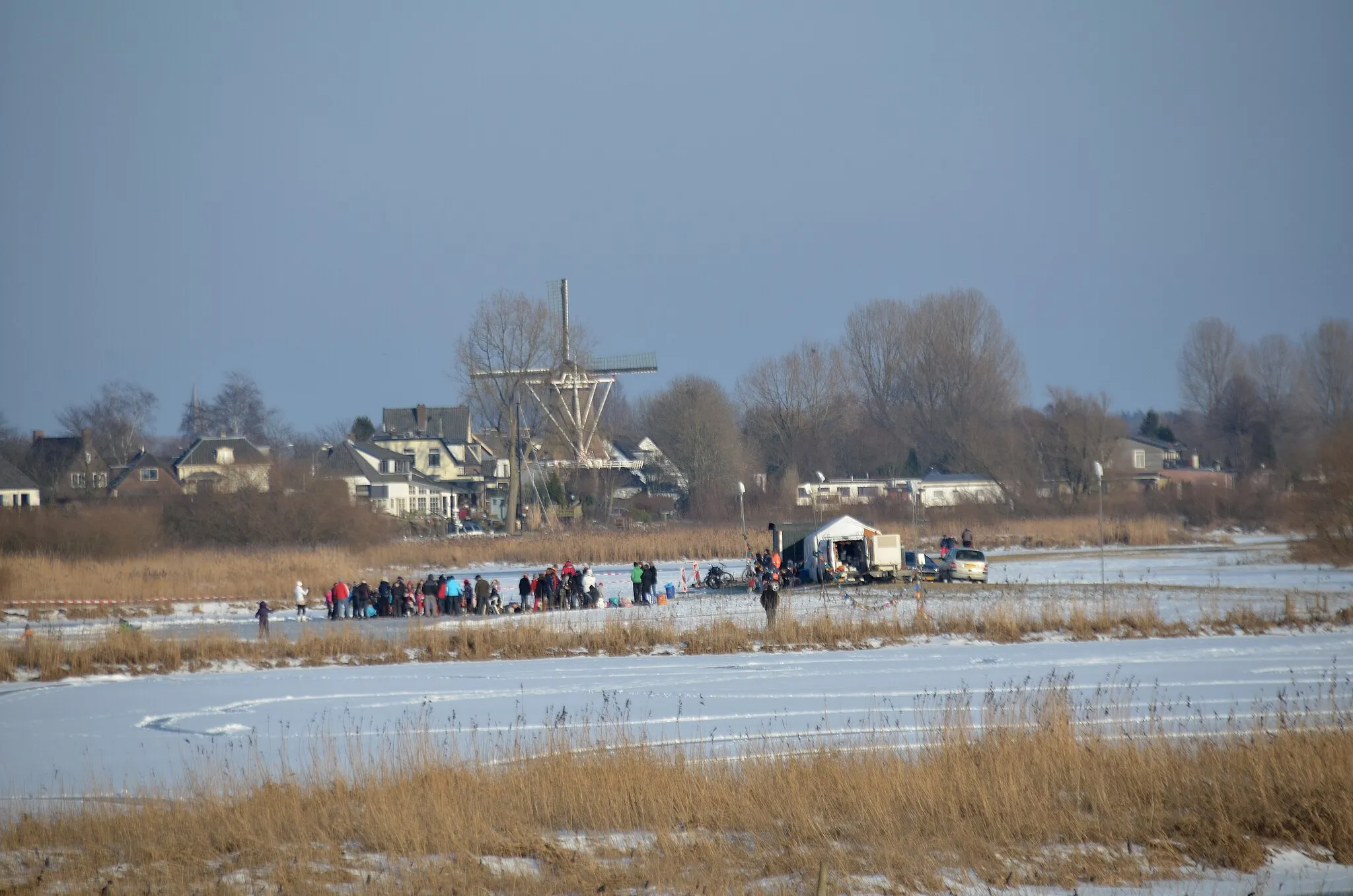 Photo showing: Traditional Dutch fun: Ice, people and a mill at Wijhe/Veessen