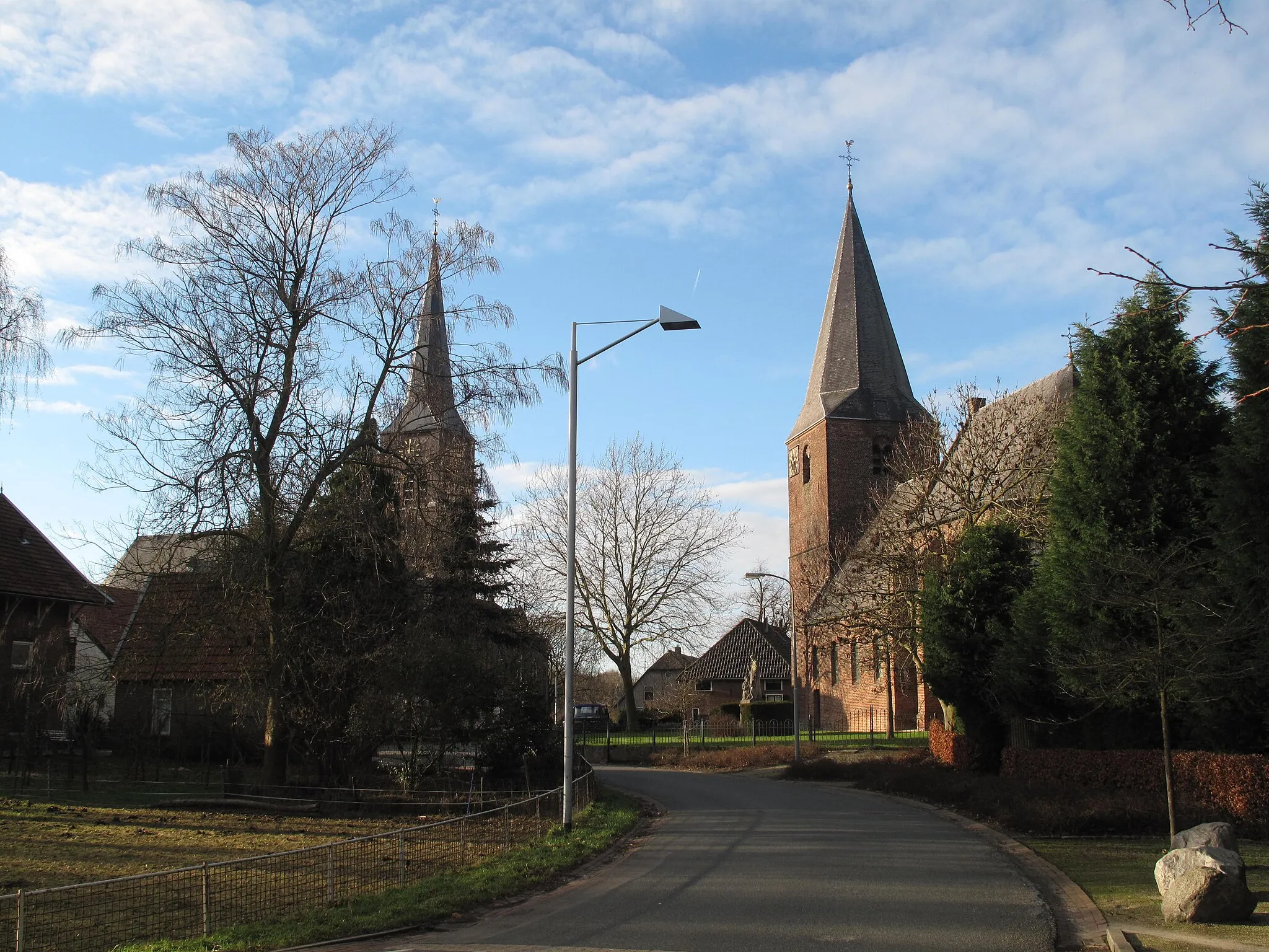 Photo showing: Horssen, the two churches
