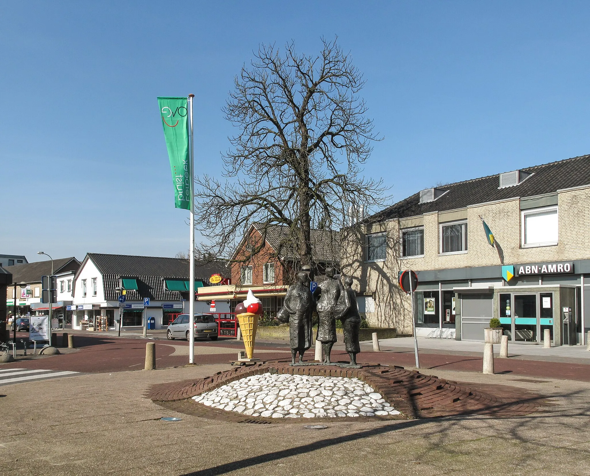 Photo showing: Eerbeek, view tro a street: de Stuijvenburchstraat