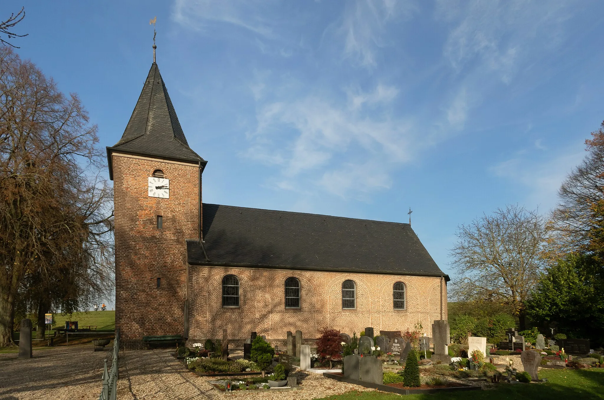 Photo showing: Bimmen, church: the Sankt Martinuskirche